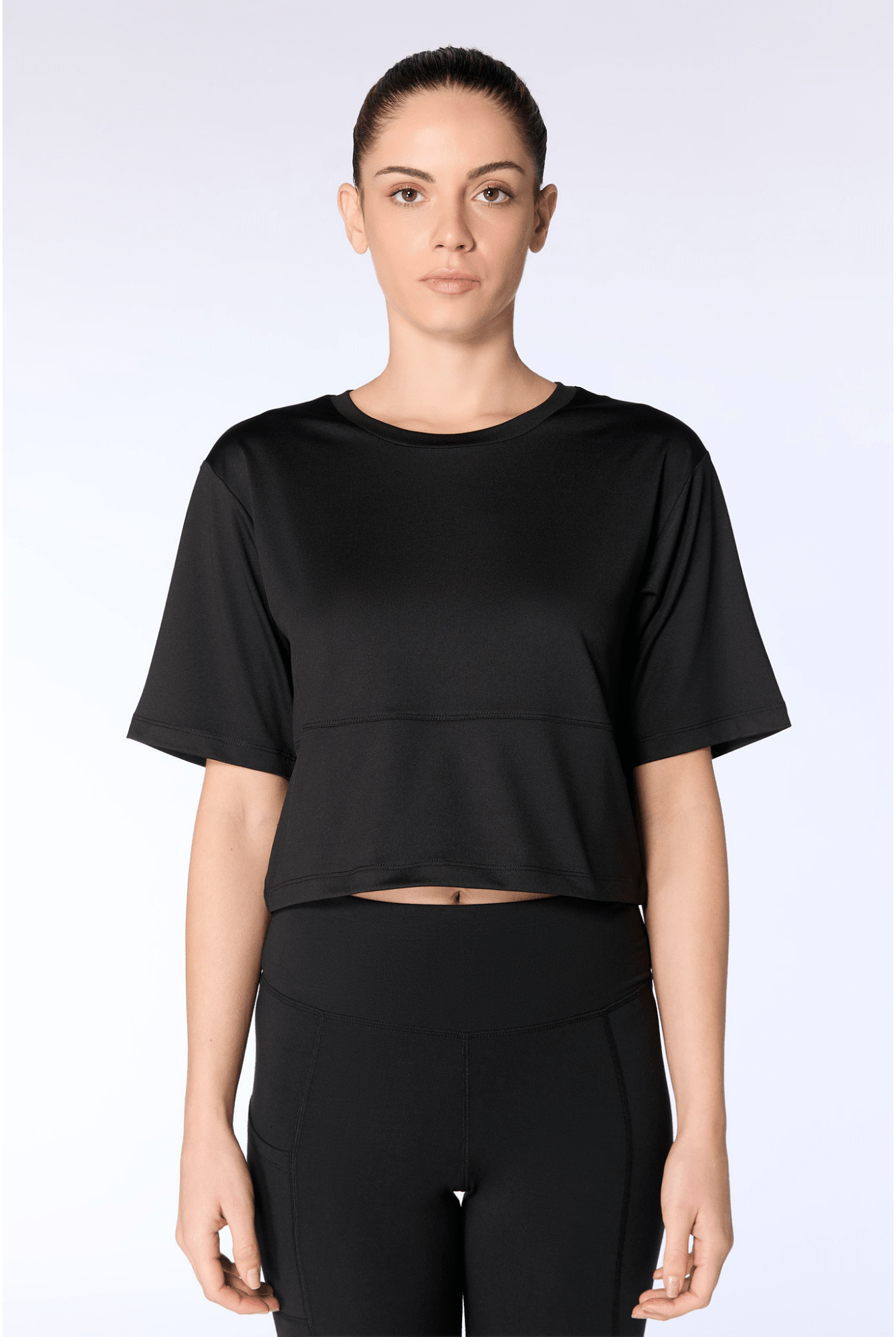 Cropped T-Shirt aus recyceltem Polyester - Evermind.eco