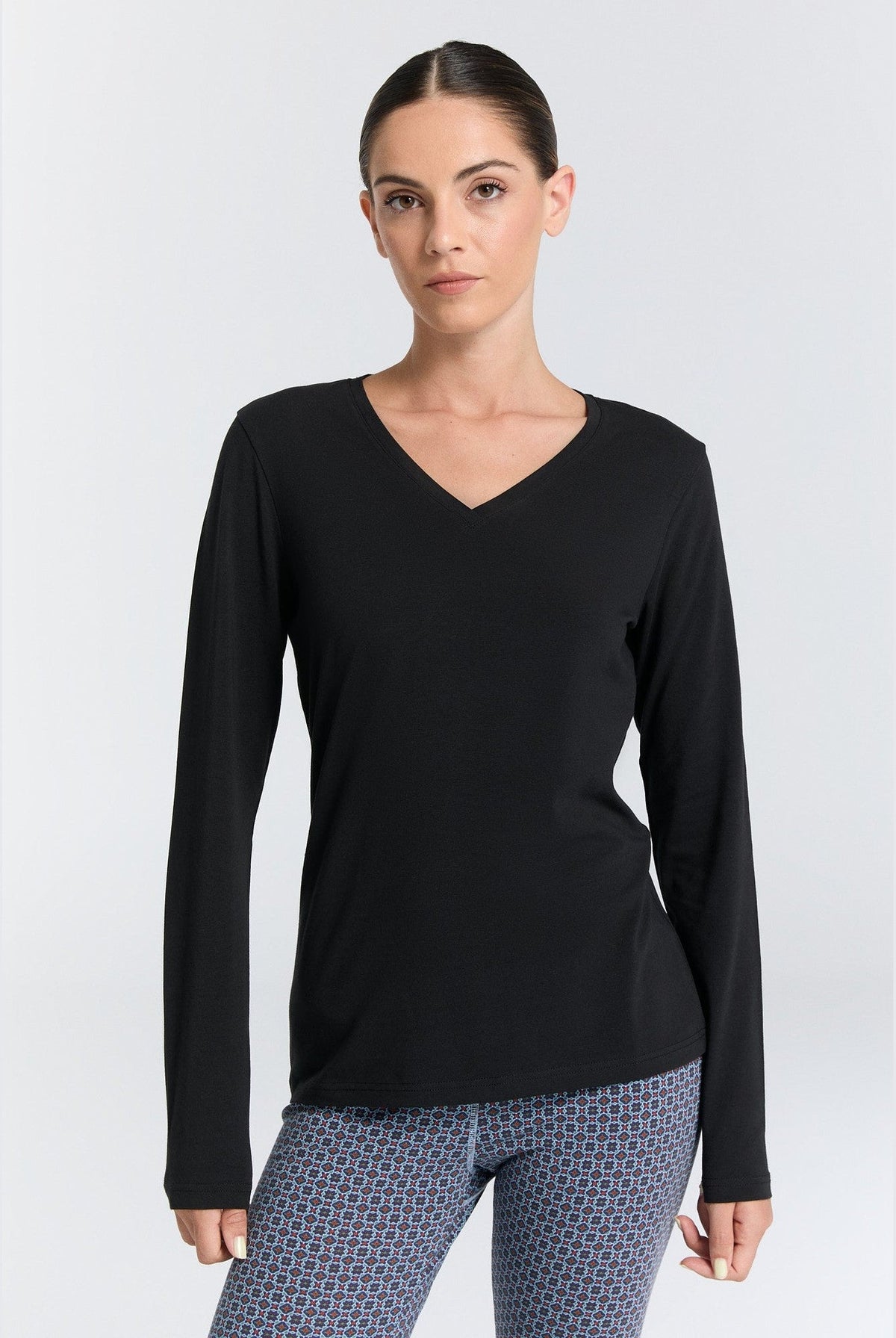 Damen Bio-Baumwoll Langarmshirt mit V-Ausschnitt - Evermind.eco
