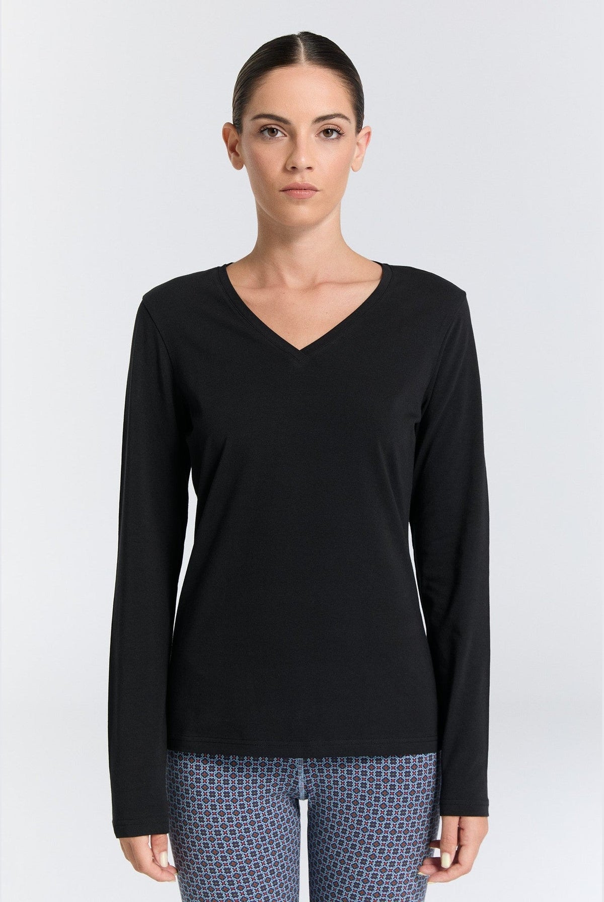 Damen Bio-Baumwoll Langarmshirt mit V-Ausschnitt - Evermind.eco