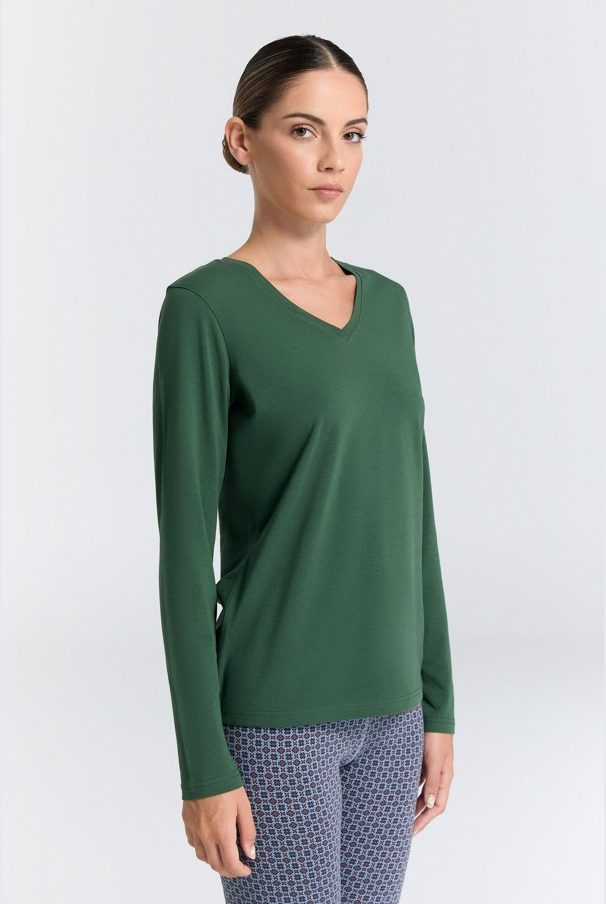 Damen Bio-Baumwoll Langarmshirt mit V-Ausschnitt - Evermind.eco