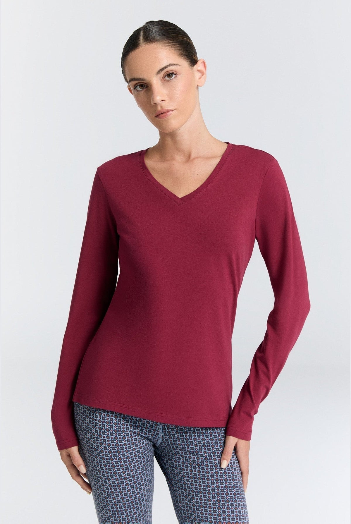 Damen Bio-Baumwoll Langarmshirt mit V-Ausschnitt - Evermind.eco