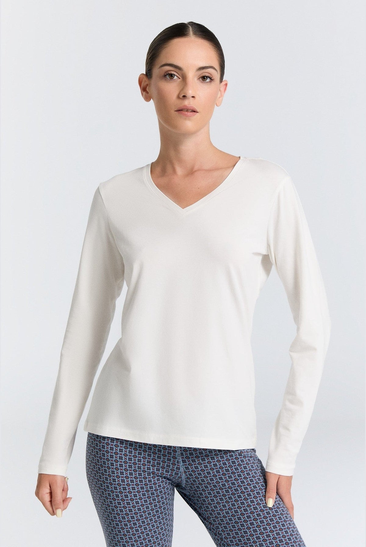 Damen Bio-Baumwoll Langarmshirt mit V-Ausschnitt - Evermind.eco