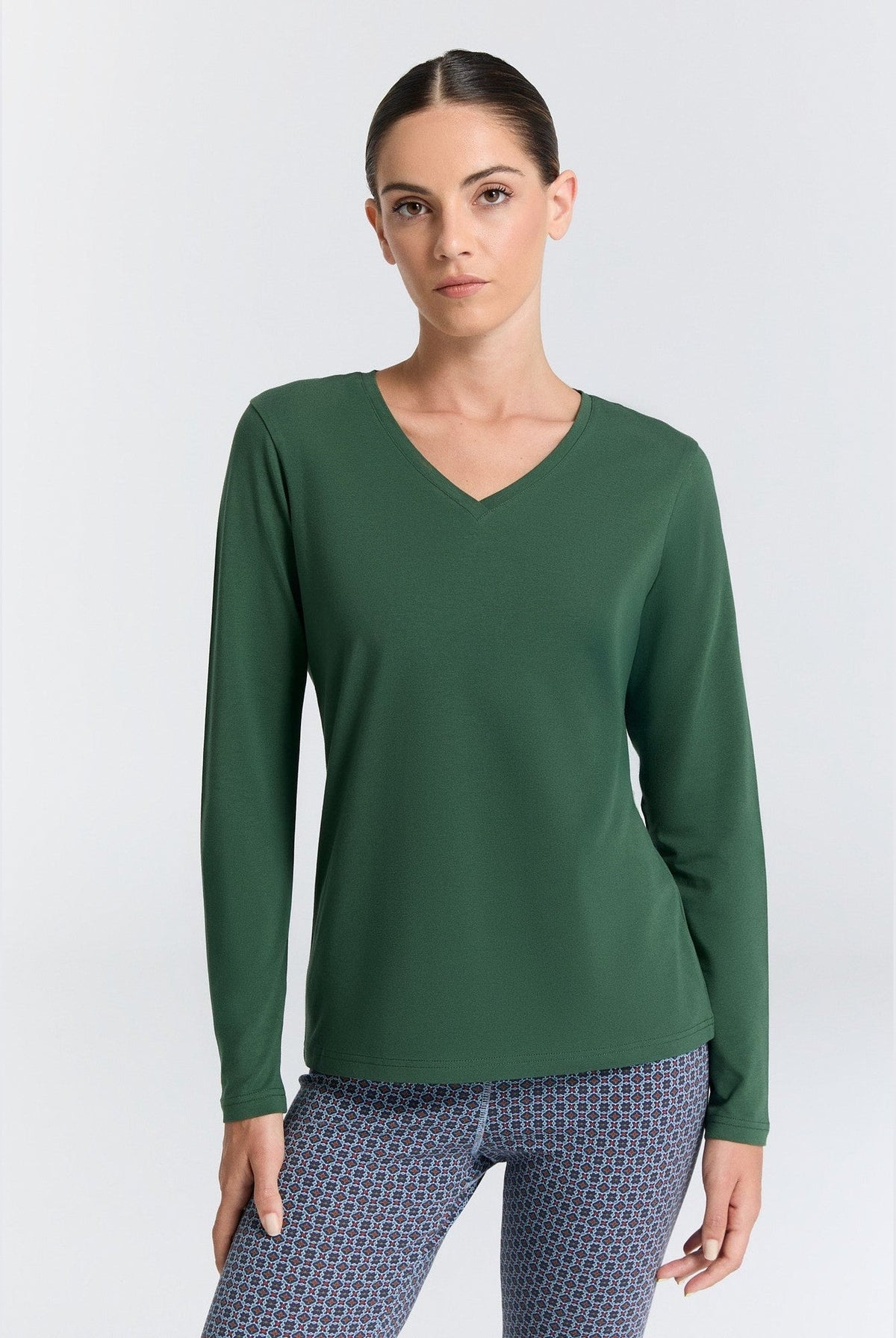 Damen Bio-Baumwoll Langarmshirt mit V-Ausschnitt - Evermind.eco