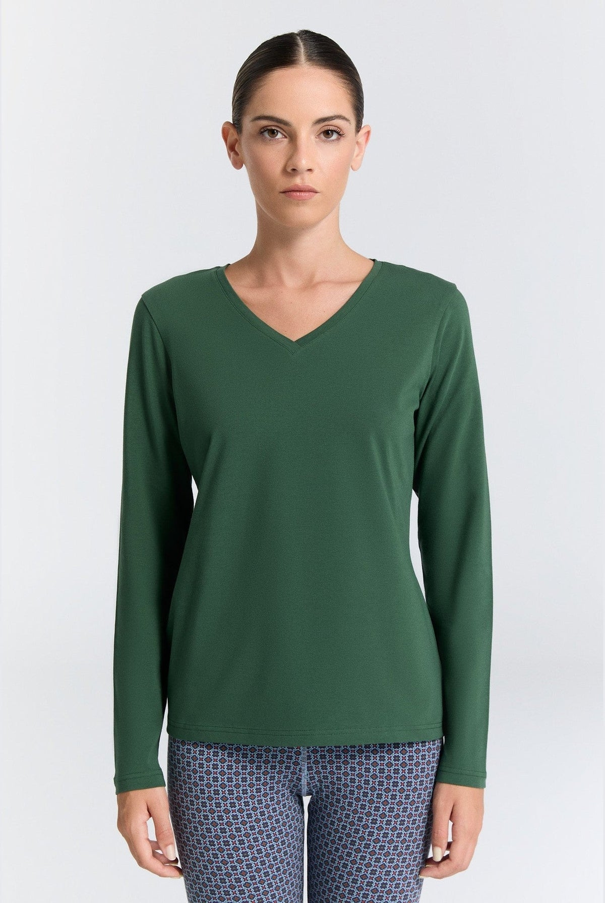 Damen Bio-Baumwoll Langarmshirt mit V-Ausschnitt - Evermind.eco