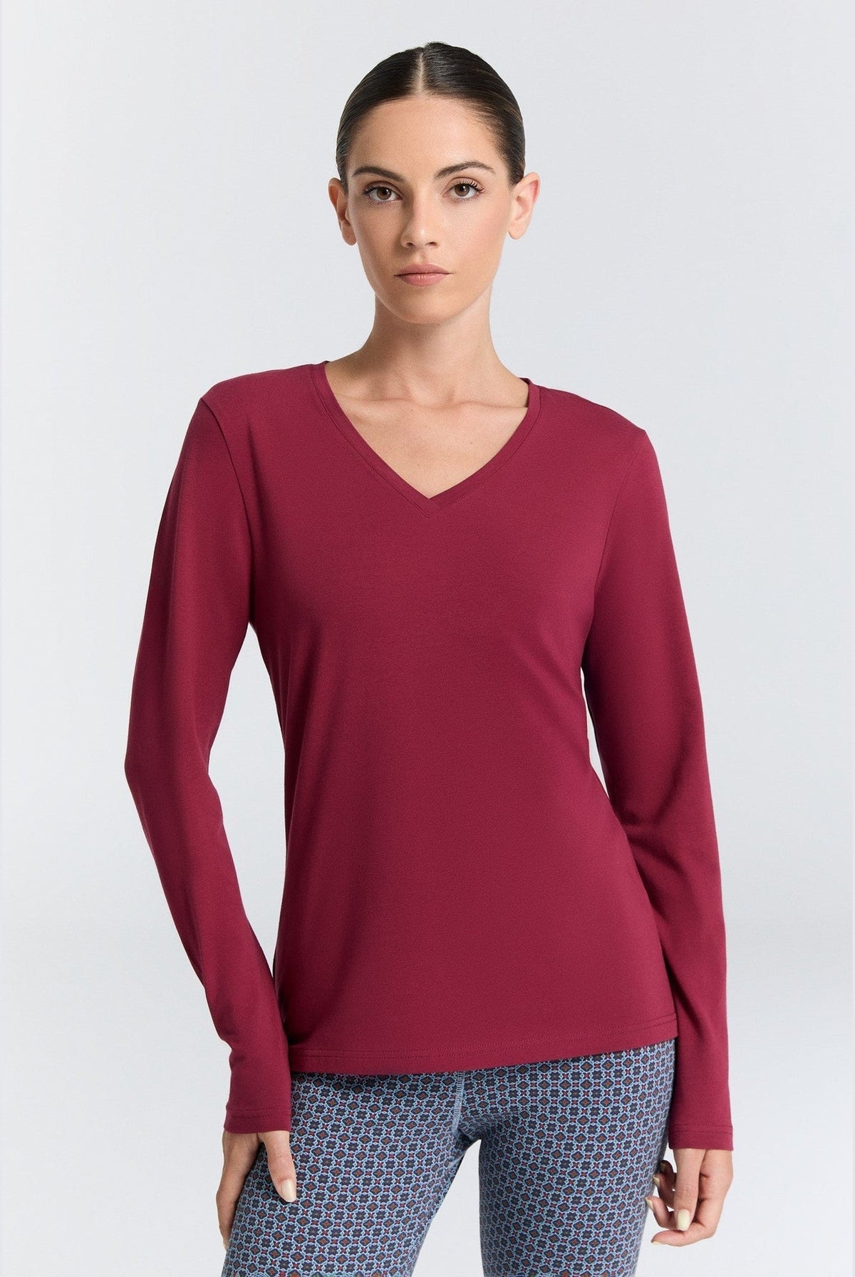 Damen Bio-Baumwoll Langarmshirt mit V-Ausschnitt - Evermind.eco