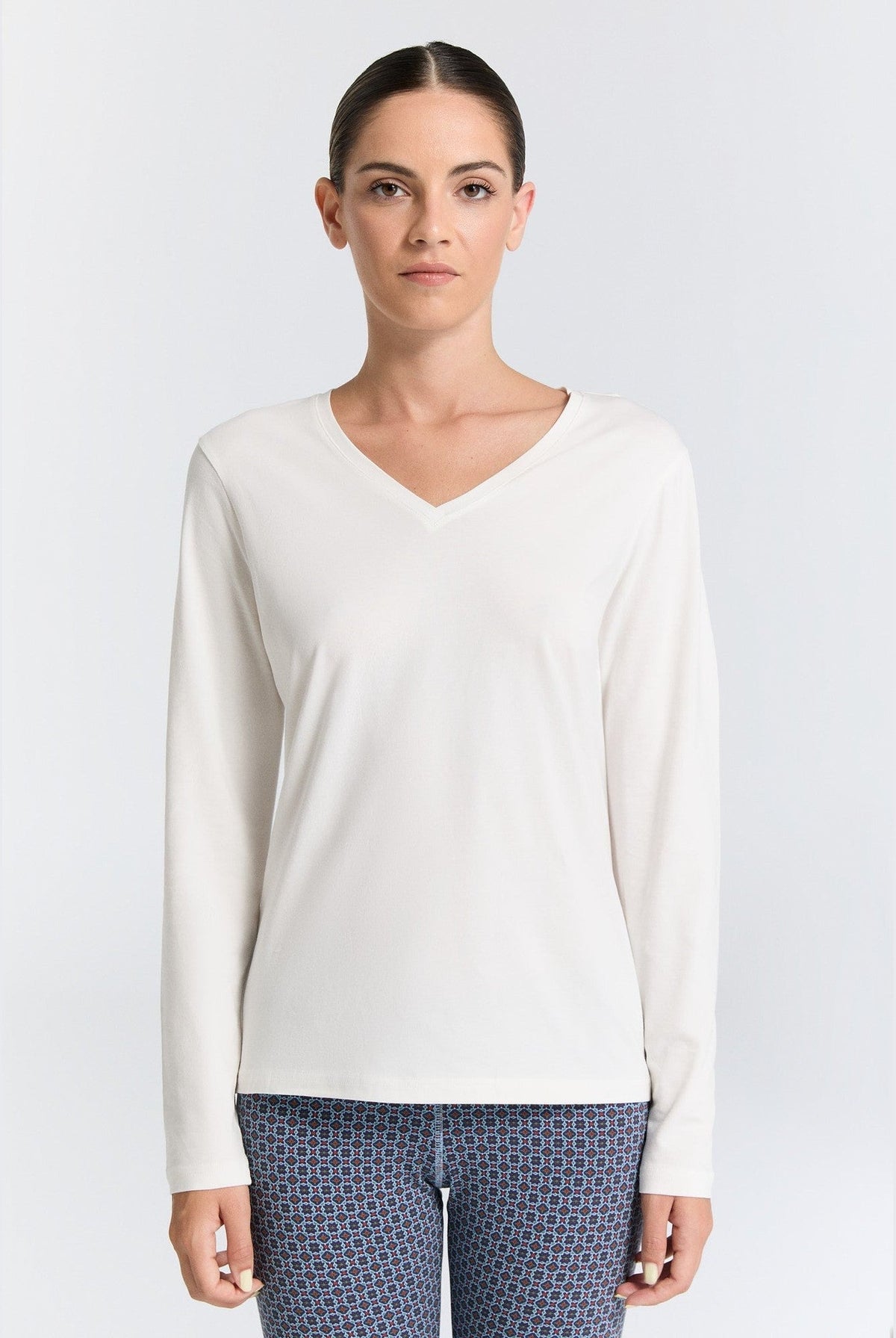 Damen Bio-Baumwoll Langarmshirt mit V-Ausschnitt - Evermind.eco