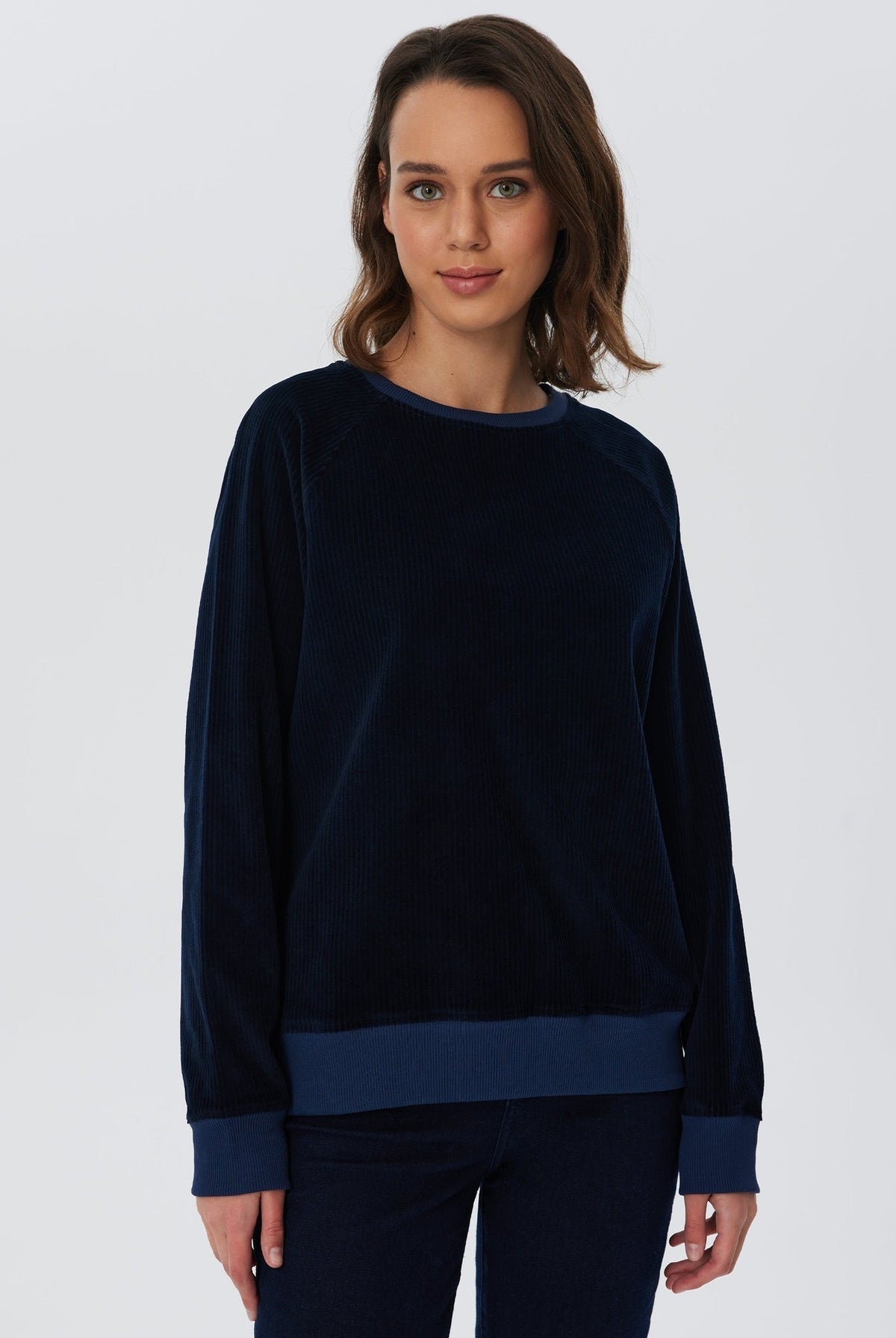 Damen Bio-Baumwoll Nicki-Cord Sweatshirt - Evermind.eco