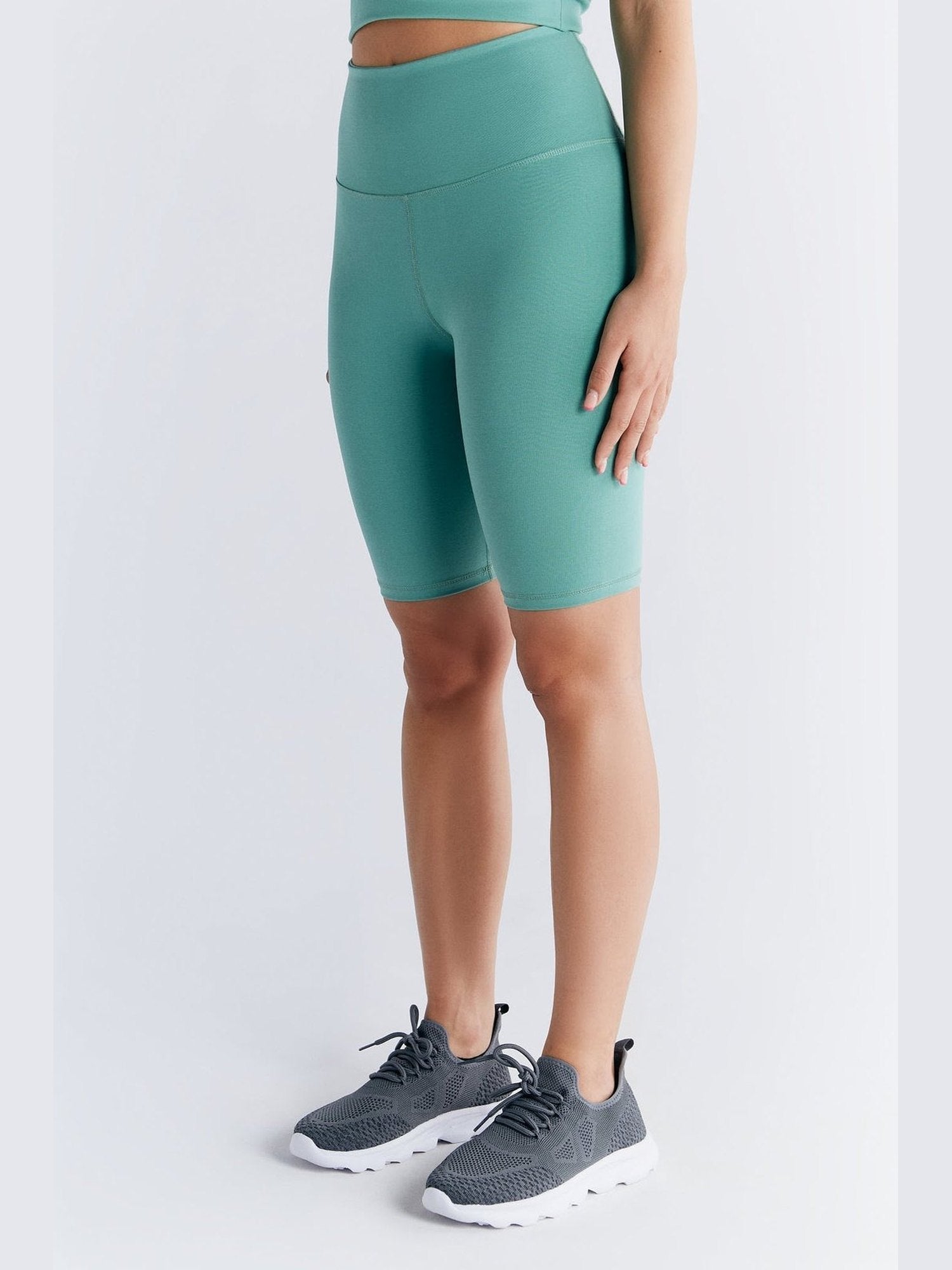Damen Fit Shorts aus Bio-Baumwolle - Evermind.eco