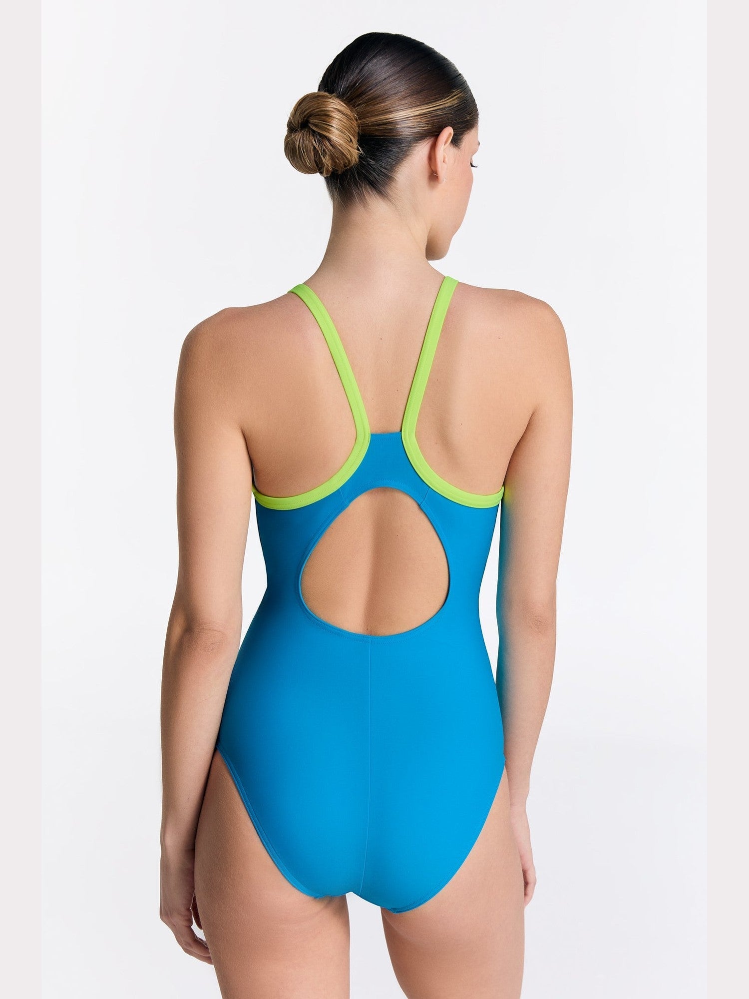 Damen Sport-Badeanzug – Nachhaltig, ECONYL® Recycled, Made in EU, Schnelltrocknend - Evermind.eco