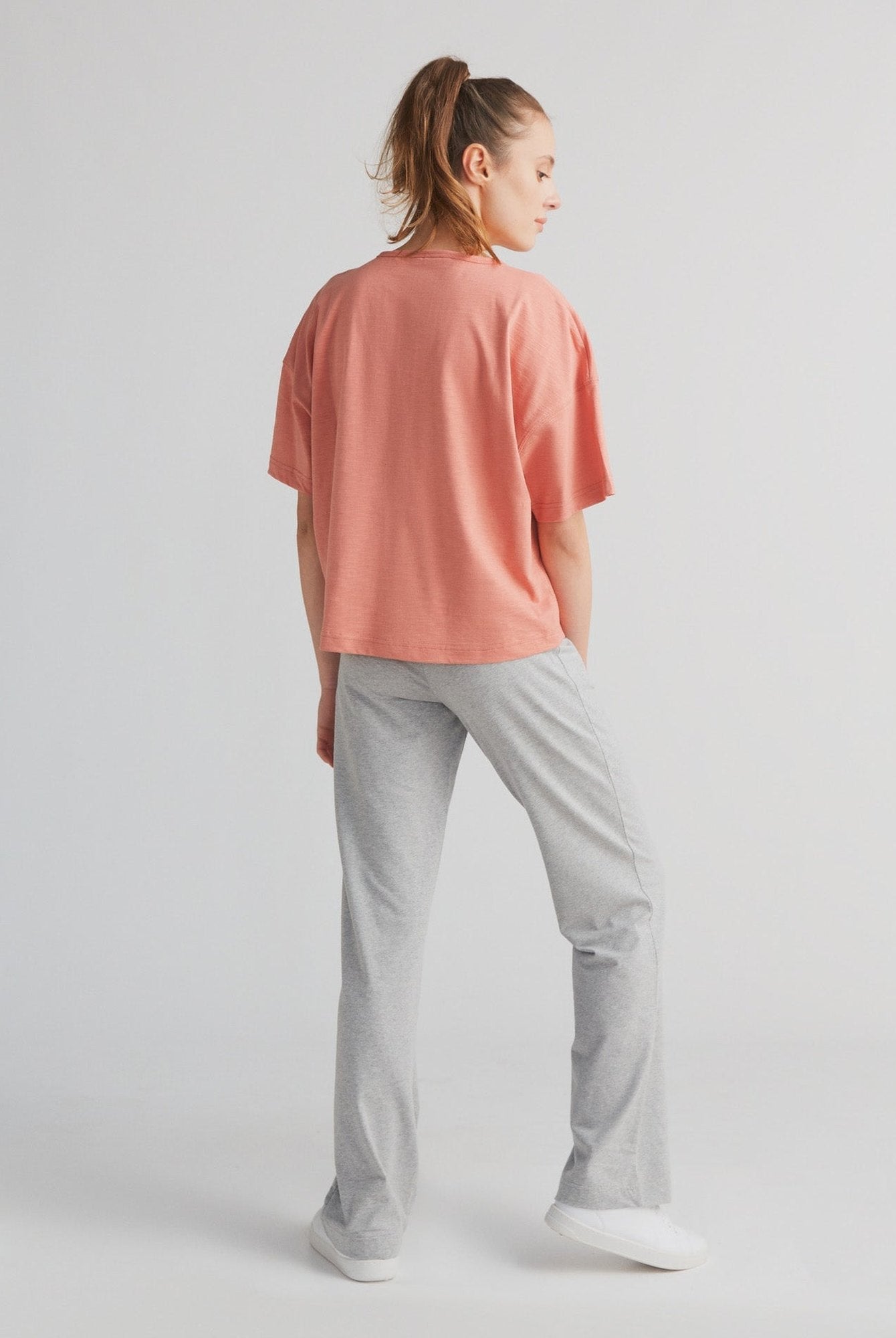 Damen Flammé lockeres T-Shirt - Evermind.eco