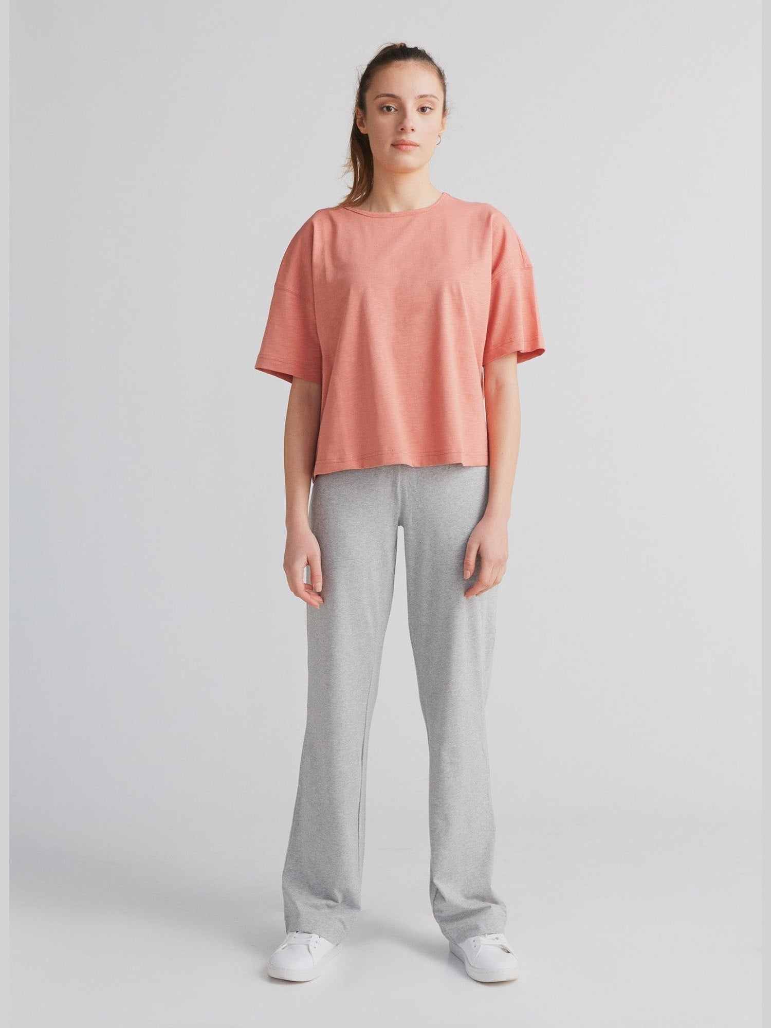 Damen Flammé lockeres T-Shirt - Evermind.eco