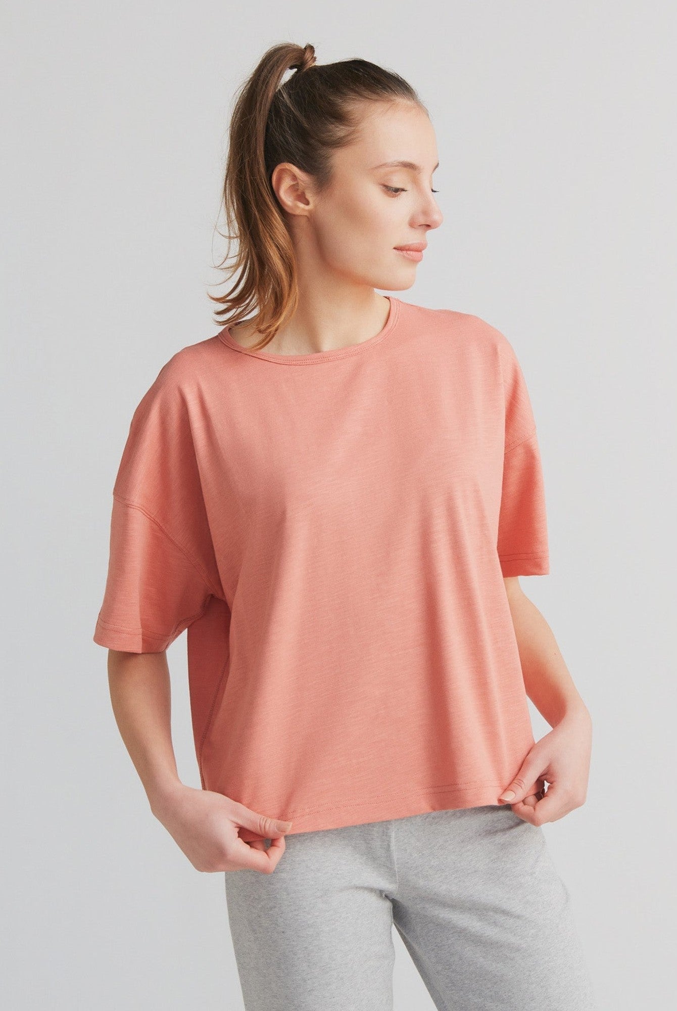 Damen Flammé lockeres T-Shirt - Evermind.eco
