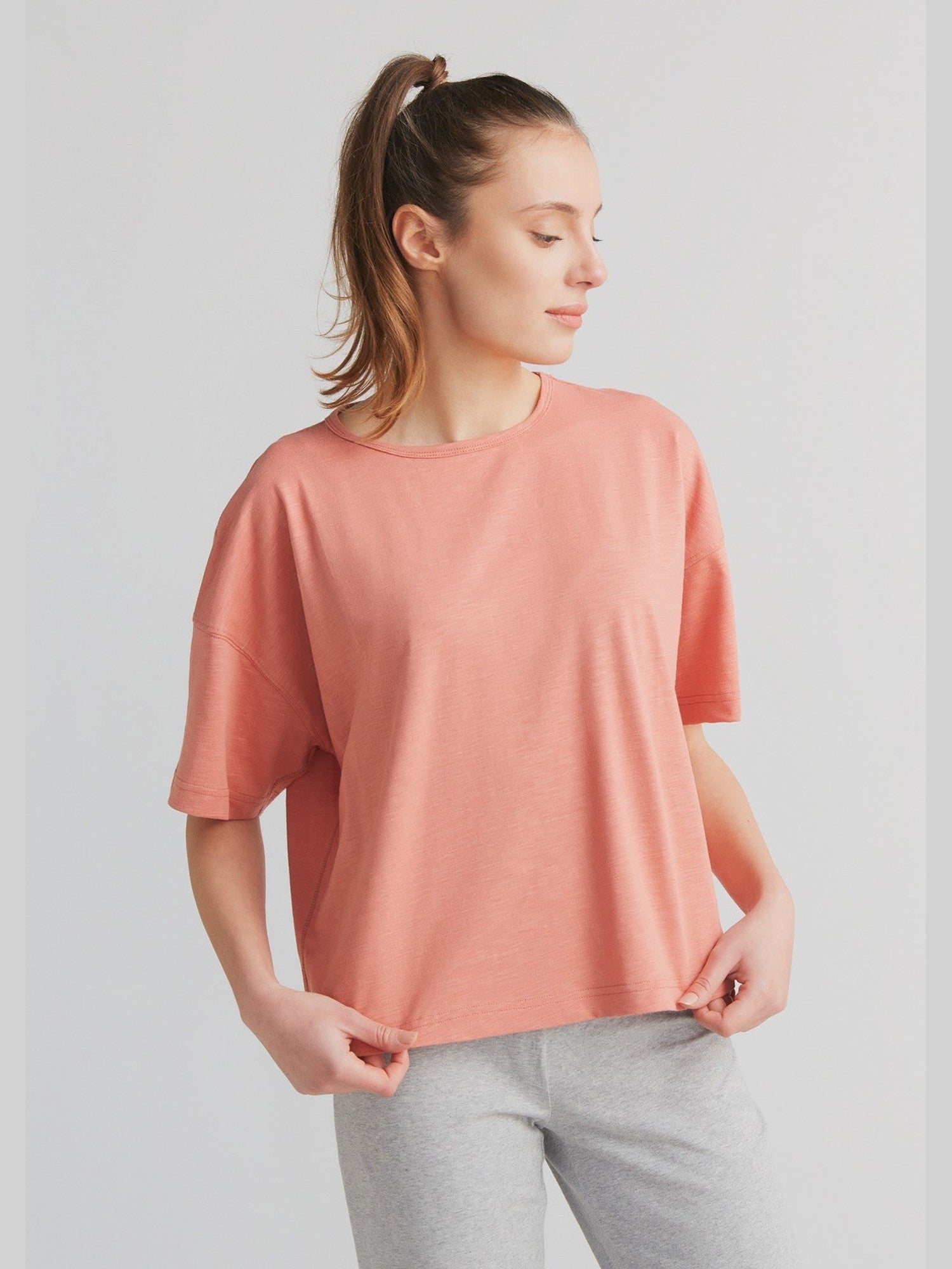 Damen Flammé lockeres T-Shirt - Evermind.eco