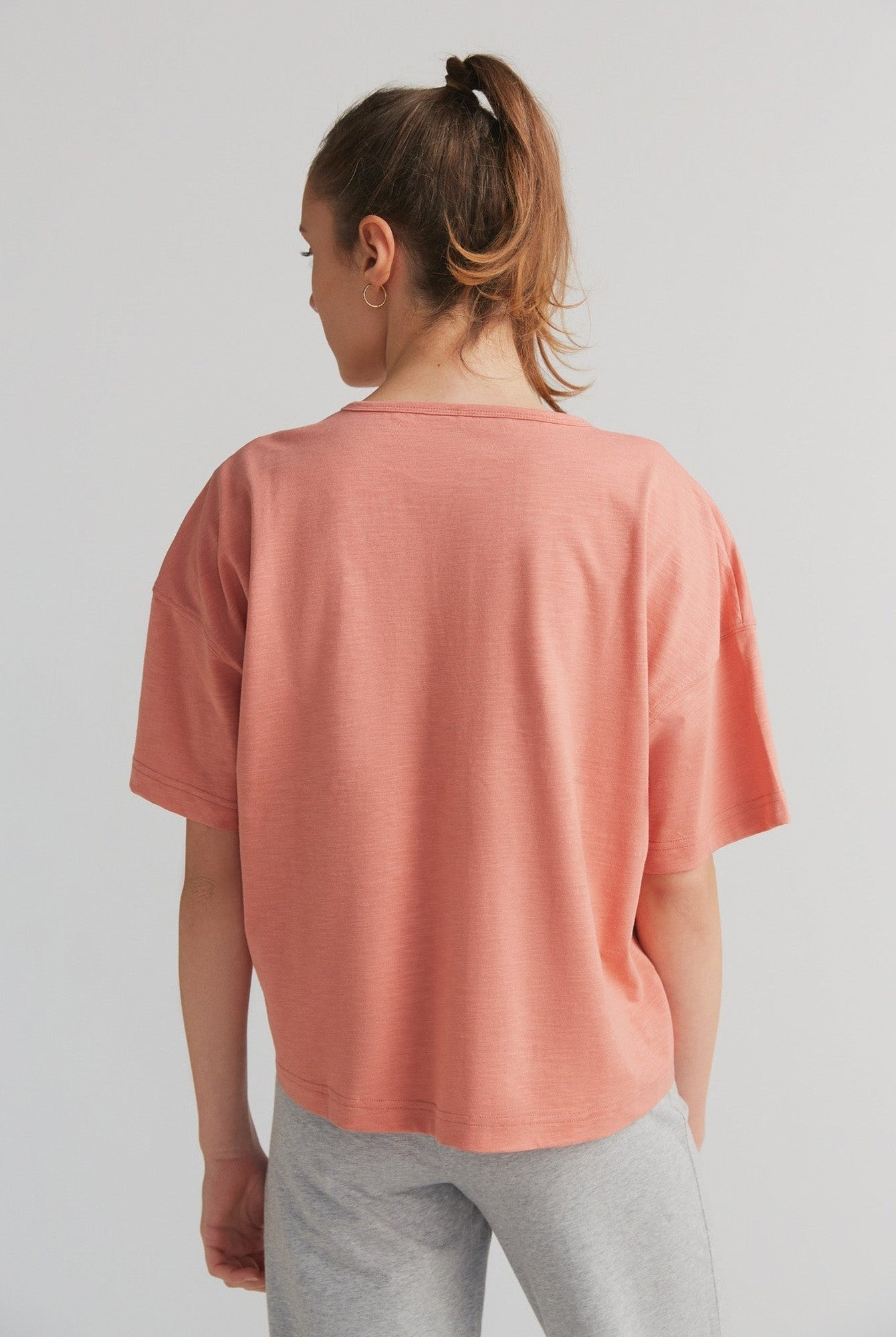 Damen Flammé lockeres T-Shirt - Evermind.eco