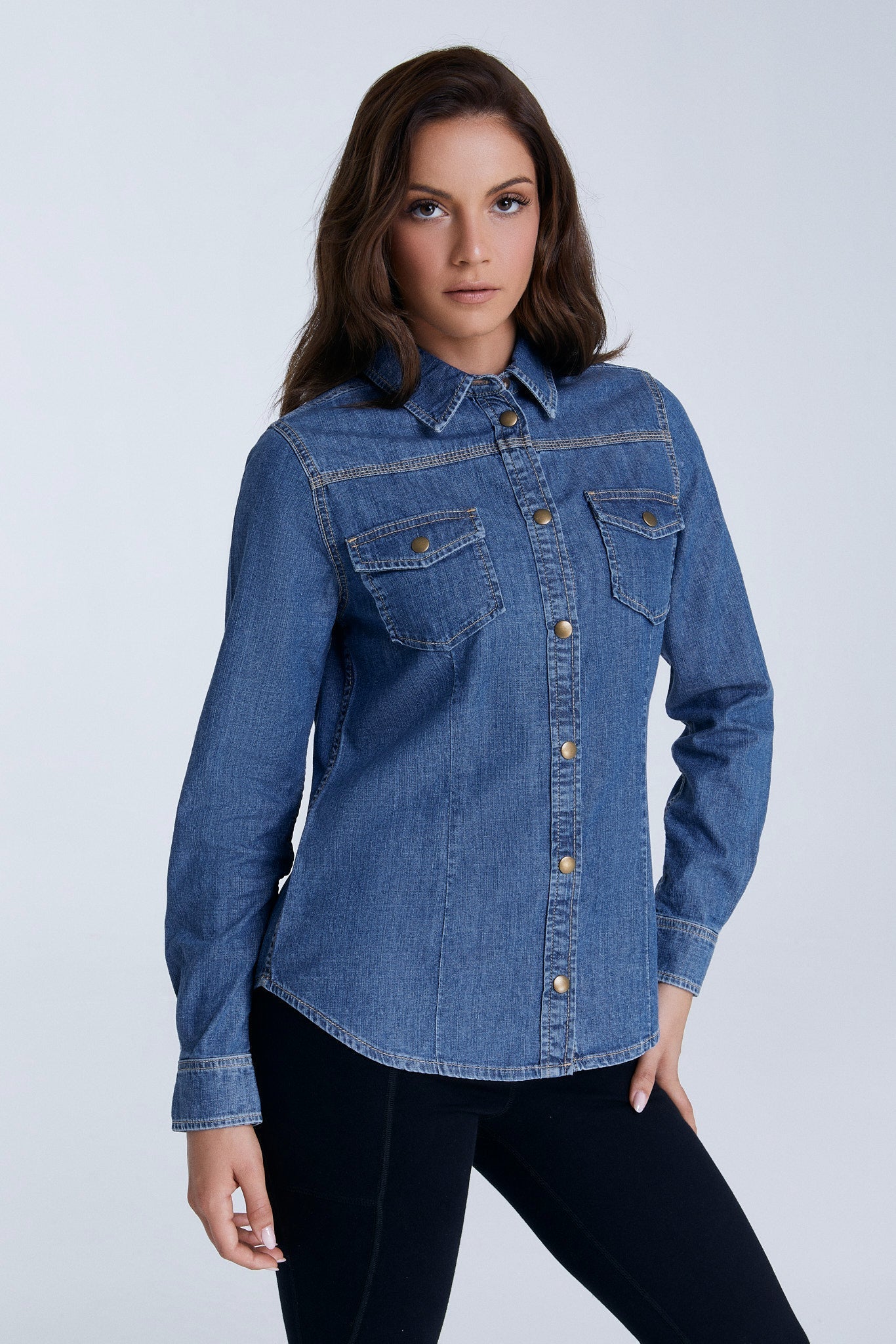 Damen Jeanshemd aus 100% Bio-Baumwolle - Evermind.eco