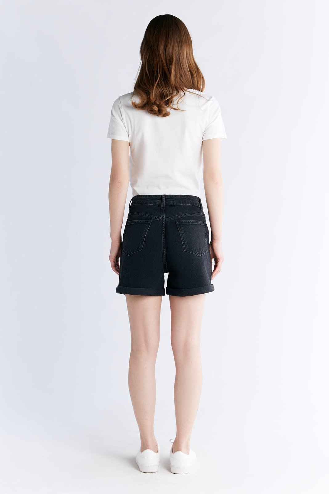 Damen Mom Fit Denim Shorts aus Bio-Baumwolle - Evermind.eco