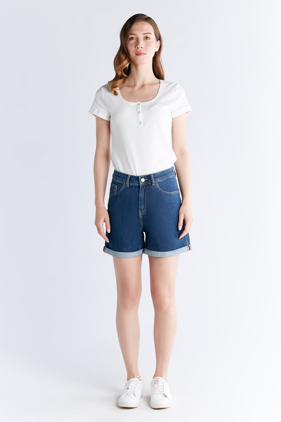 Damen Super Stretch Mom Fit Denimshorts - Evermind.eco