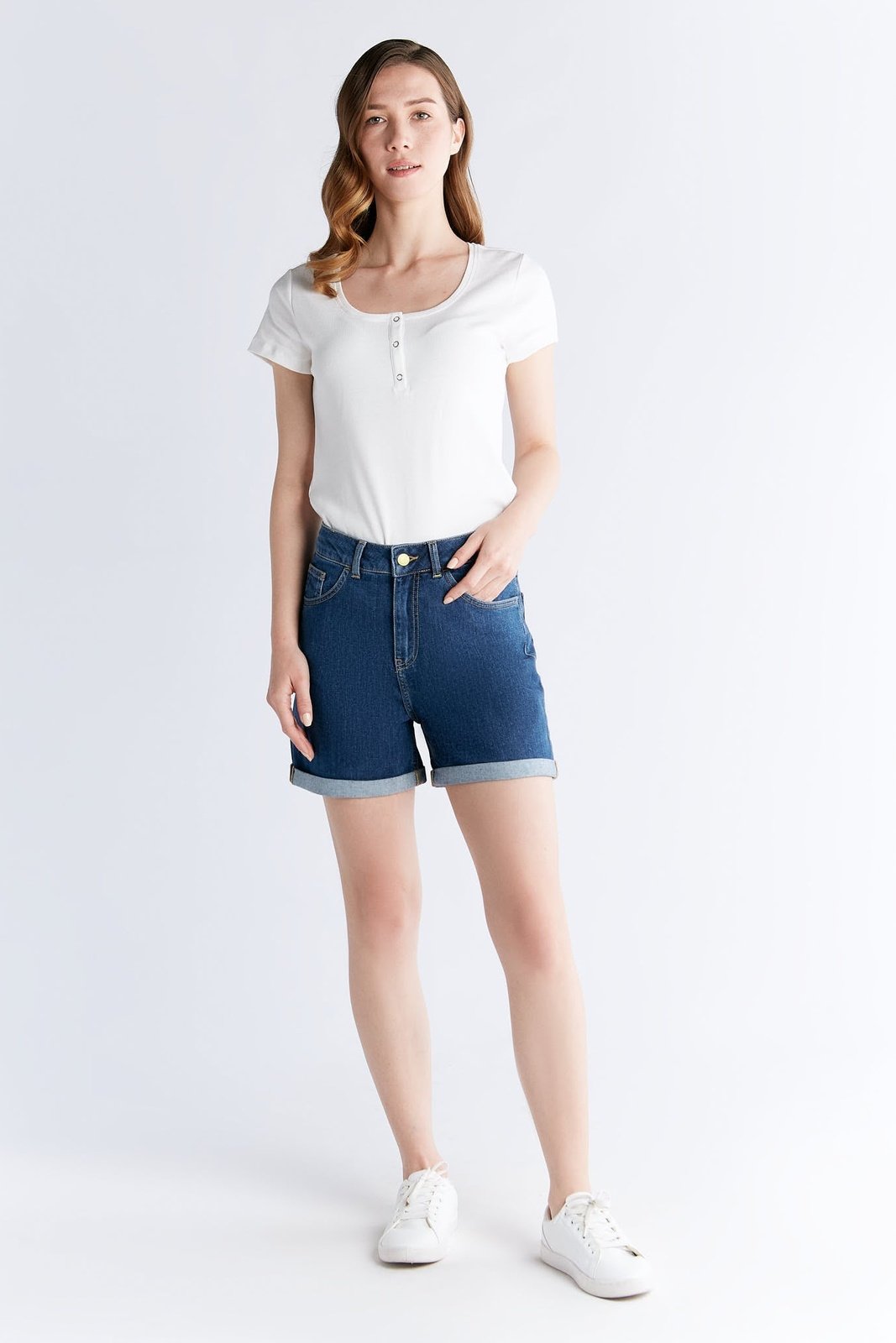 Damen Super Stretch Mom Fit Denimshorts - Evermind.eco