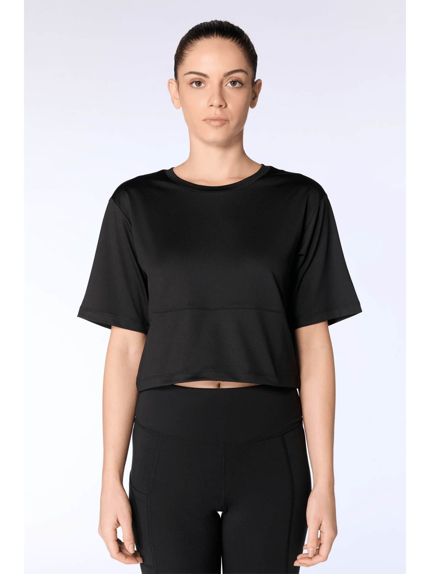 Cropped T-Shirt aus recyceltem Polyester - Evermind.eco