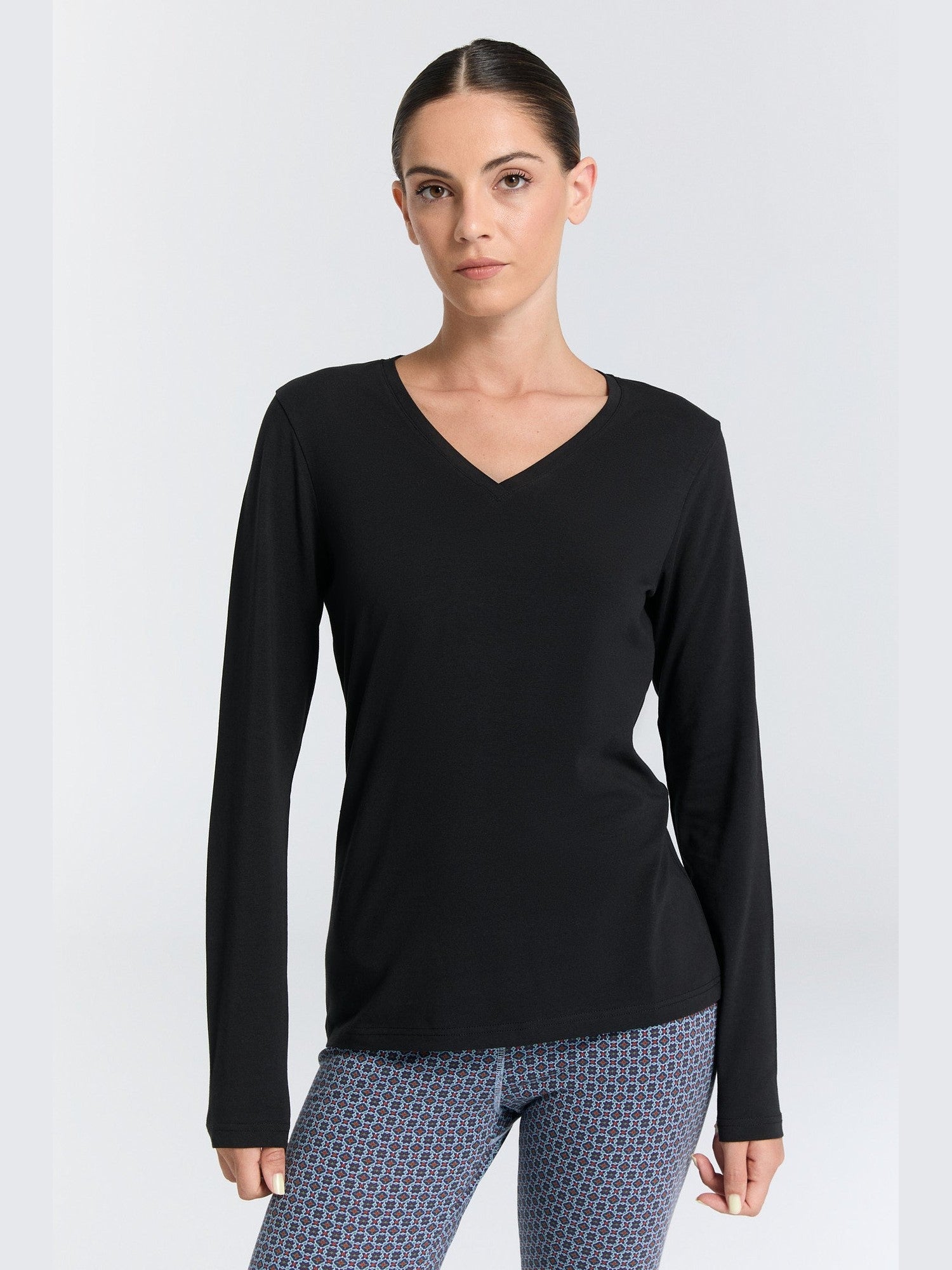Damen Bio-Baumwoll Langarmshirt mit V-Ausschnitt - Evermind.eco