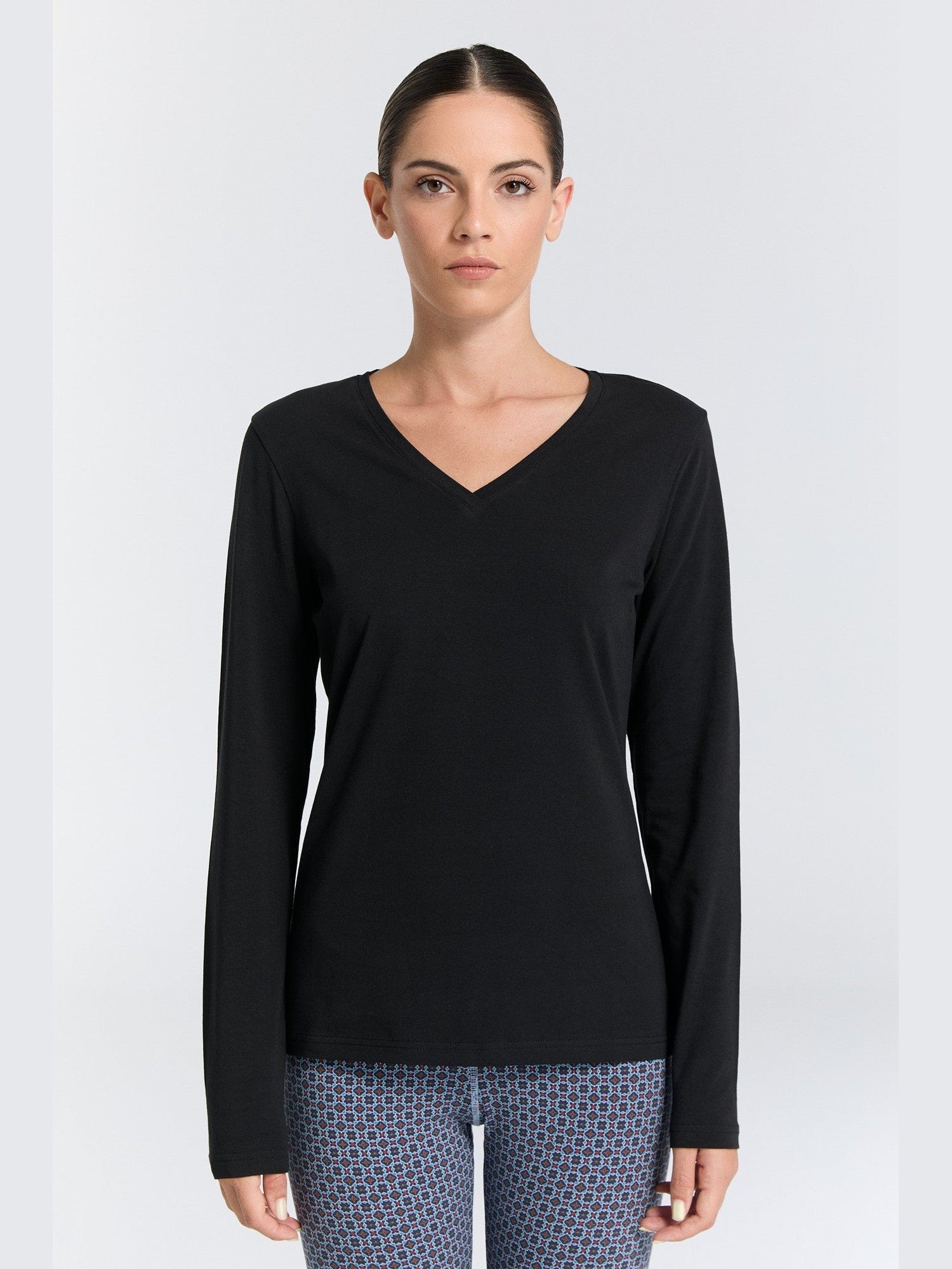 Damen Bio-Baumwoll Langarmshirt mit V-Ausschnitt - Evermind.eco