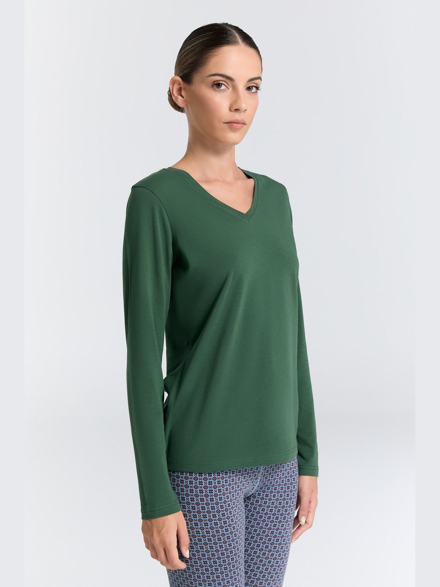 Damen Bio-Baumwoll Langarmshirt mit V-Ausschnitt - Evermind.eco