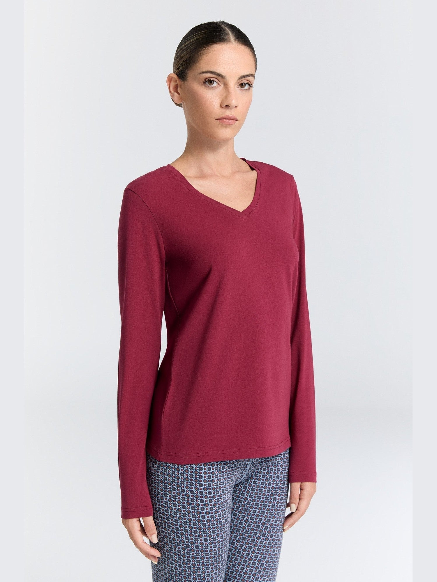 Damen Bio-Baumwoll Langarmshirt mit V-Ausschnitt - Evermind.eco
