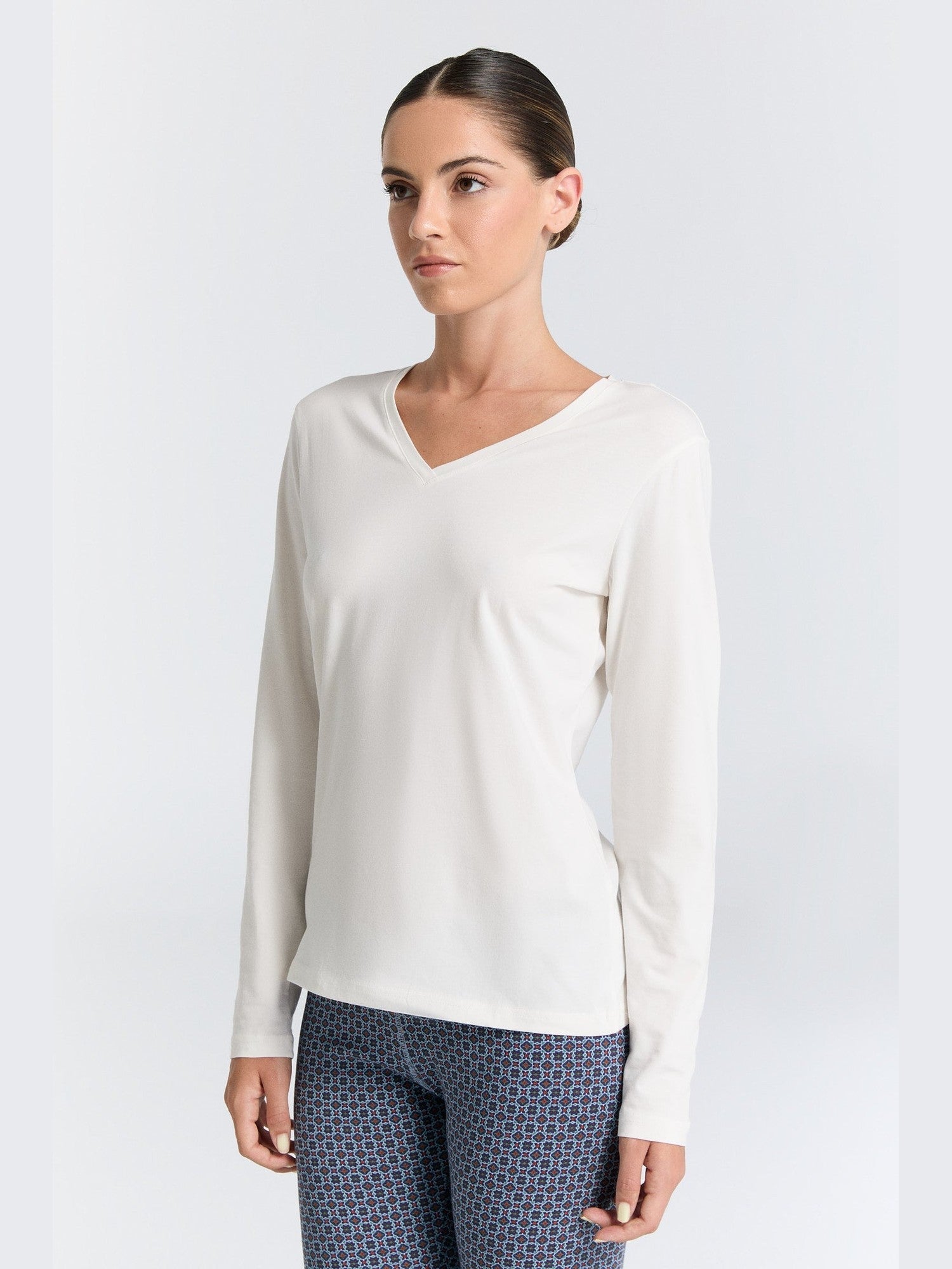 Damen Bio-Baumwoll Langarmshirt mit V-Ausschnitt - Evermind.eco