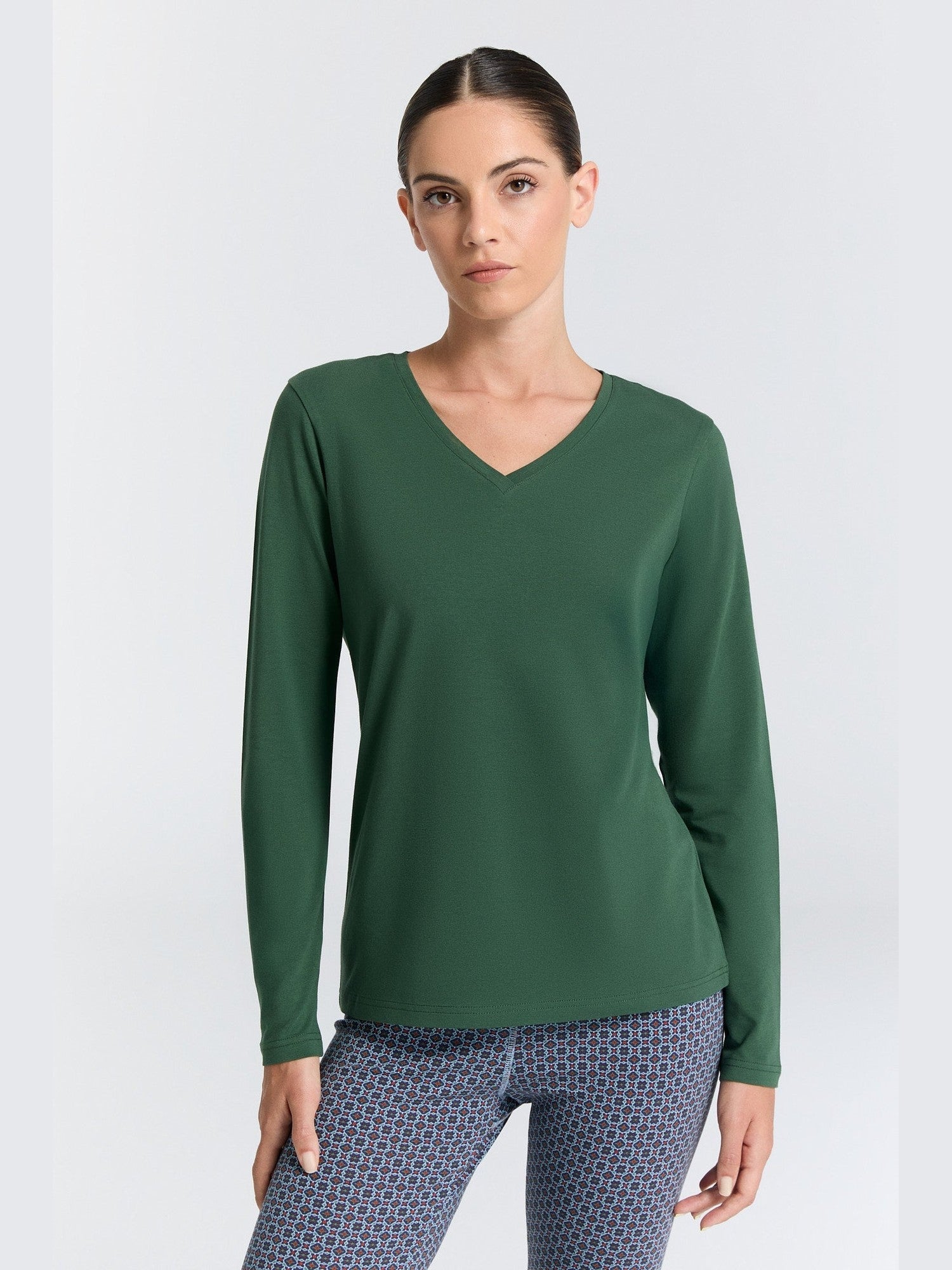 Damen Bio-Baumwoll Langarmshirt mit V-Ausschnitt - Evermind.eco