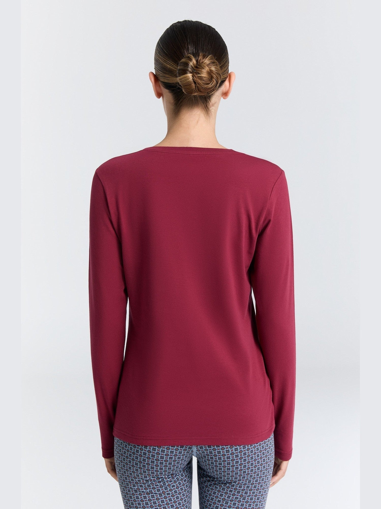 Damen Bio-Baumwoll Langarmshirt mit V-Ausschnitt - Evermind.eco