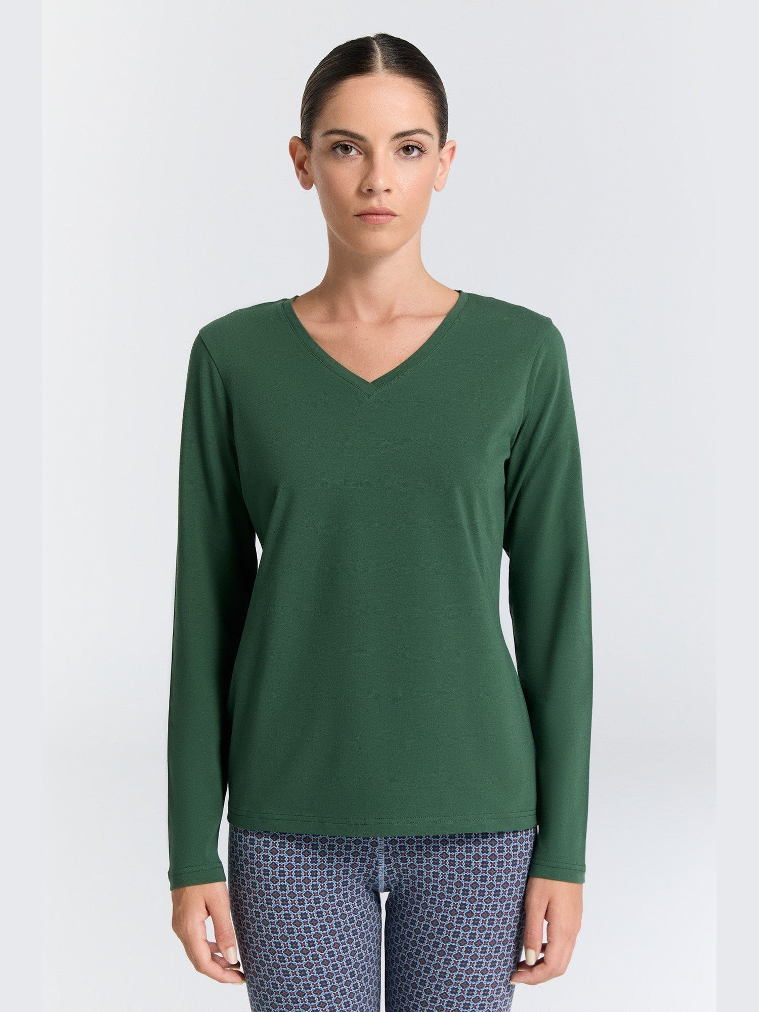 Damen Bio-Baumwoll Langarmshirt mit V-Ausschnitt - Evermind.eco