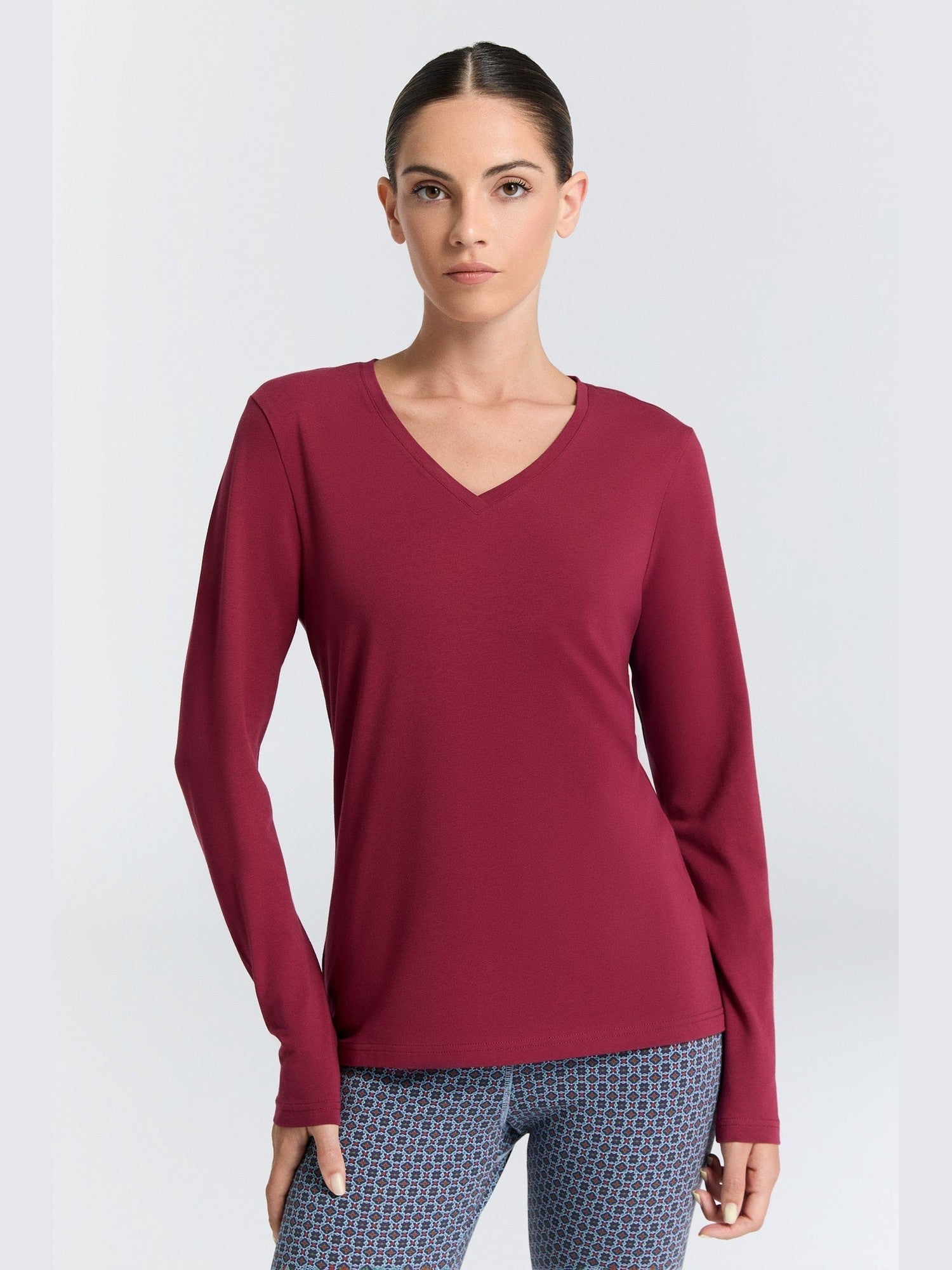 Damen Bio-Baumwoll Langarmshirt mit V-Ausschnitt - Evermind.eco