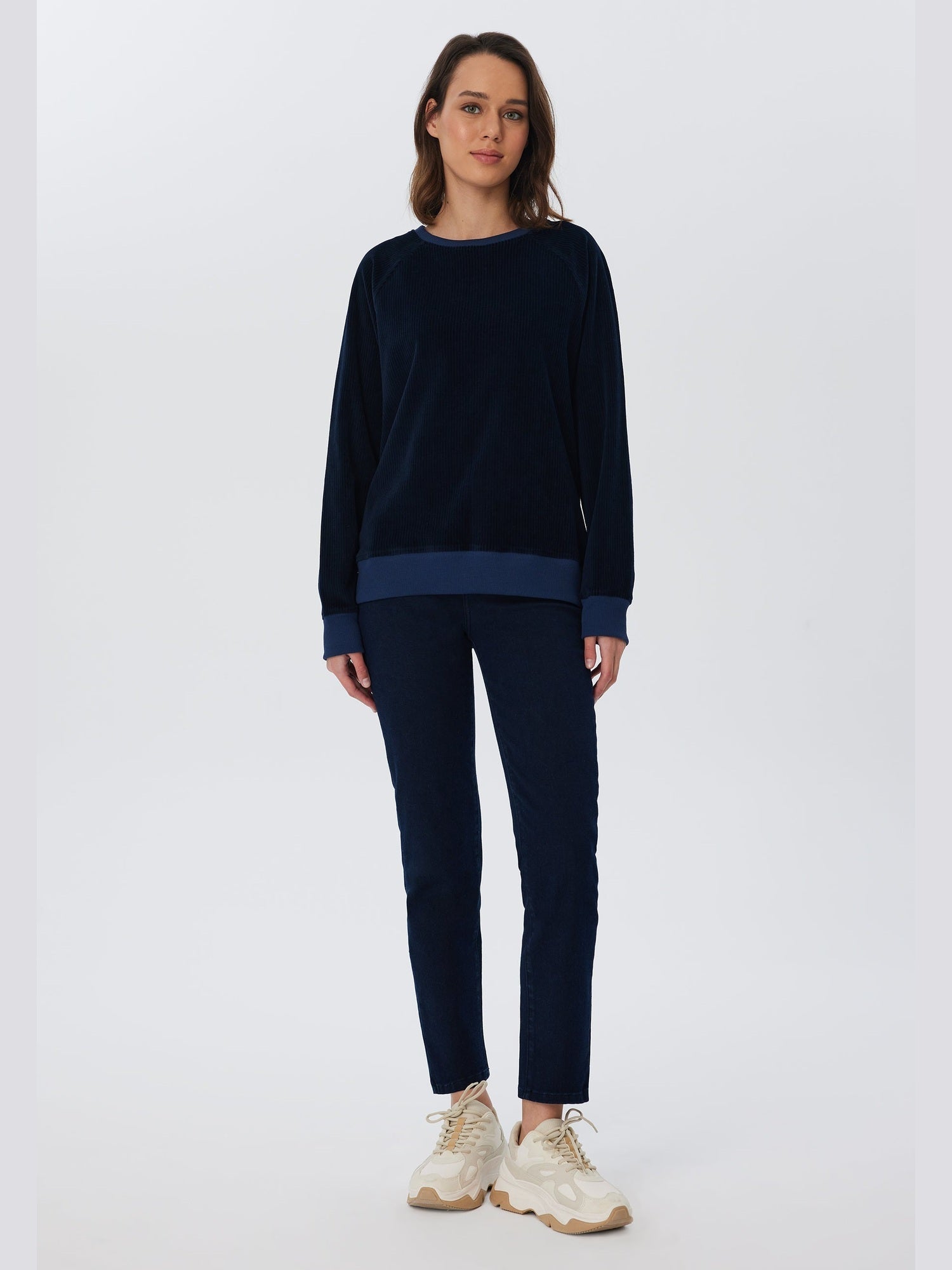 Damen Bio-Baumwoll Nicki-Cord Sweatshirt - Evermind.eco