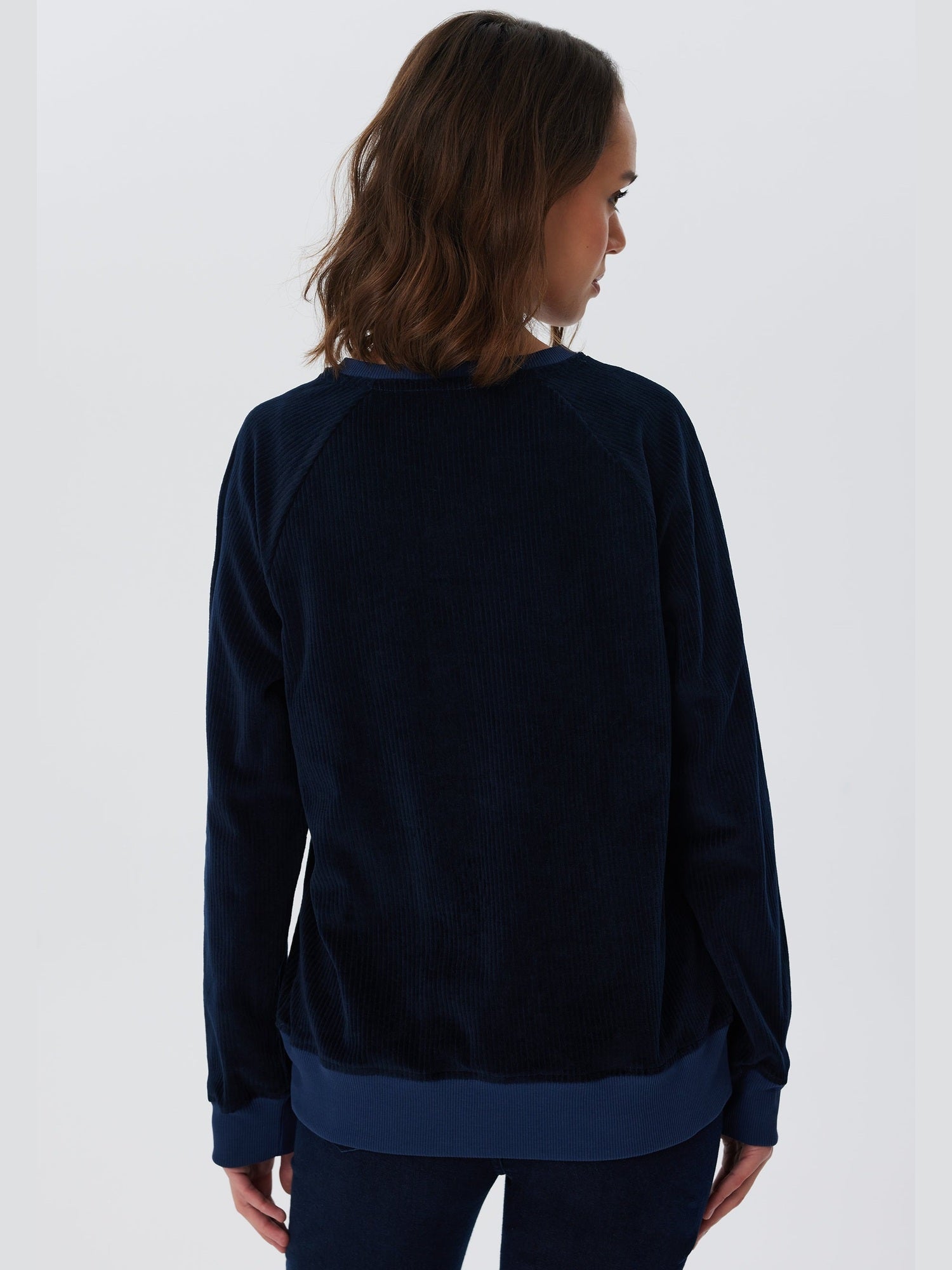 Damen Bio-Baumwoll Nicki-Cord Sweatshirt - Evermind.eco