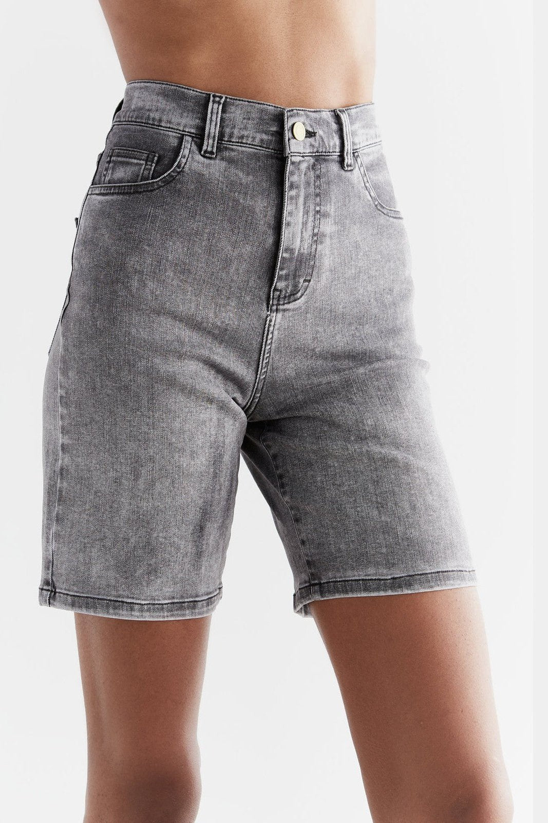 Damen Denim Shorts aus Bio-Baumwolle - Evermind.eco