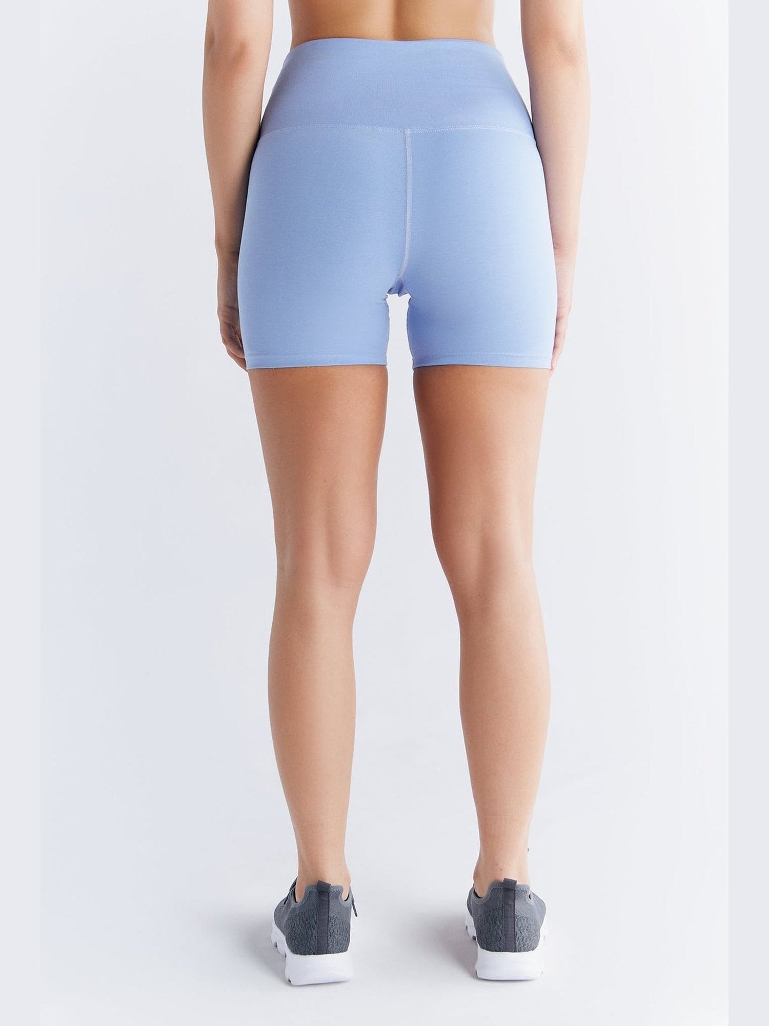 Damen Fit Mini Shorts - Evermind.eco