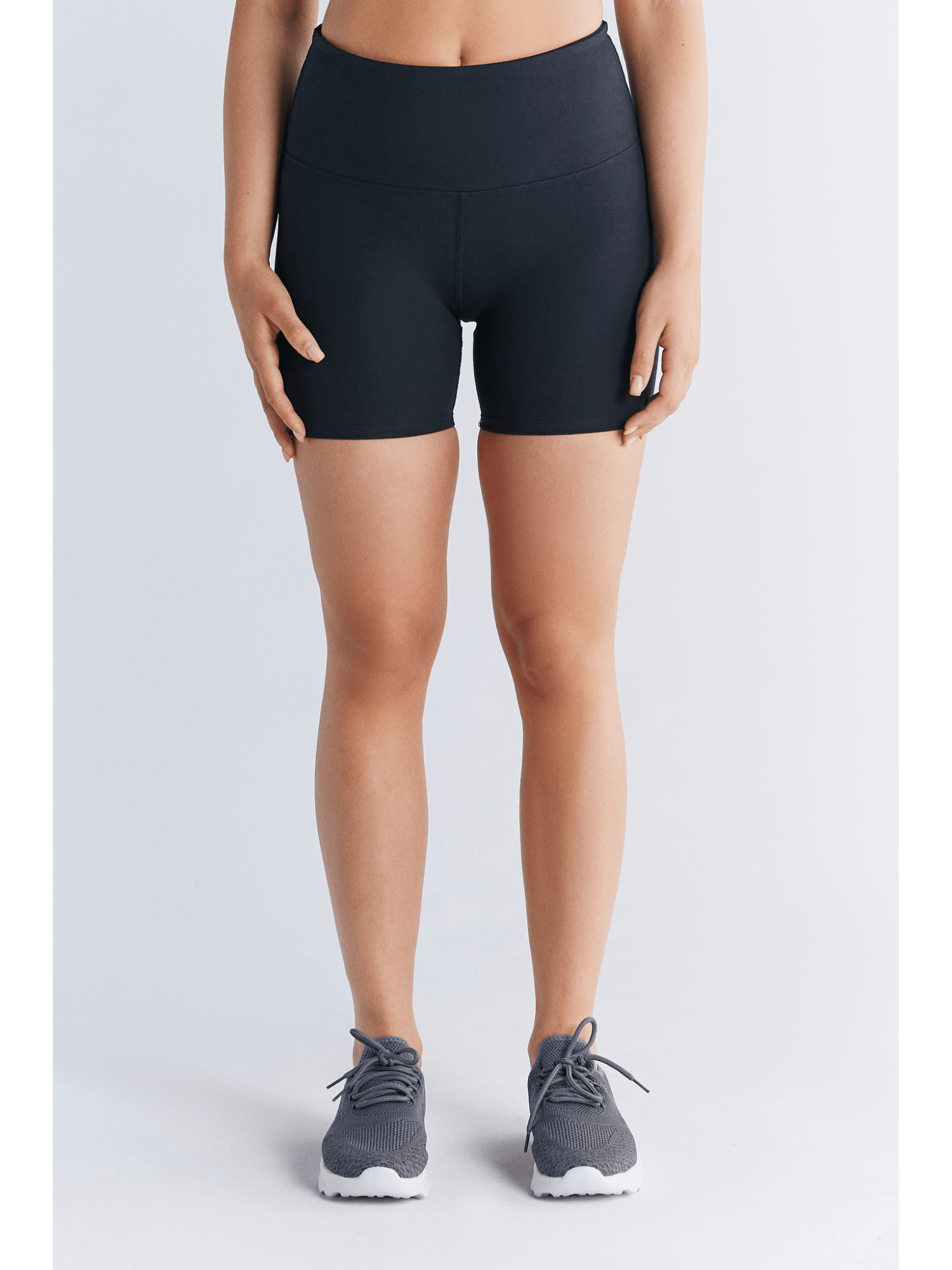 Damen Fit Mini Shorts - Evermind.eco