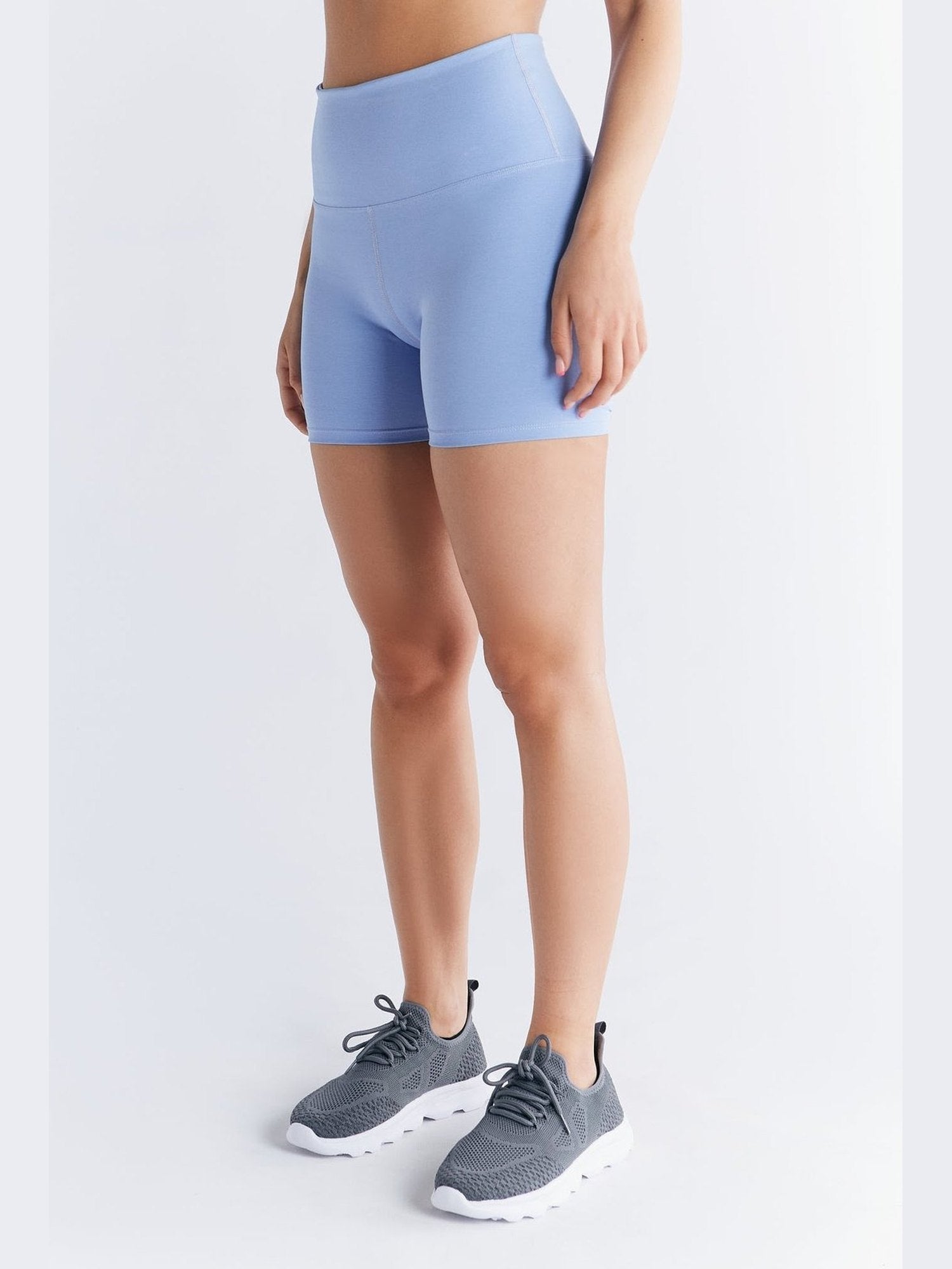Damen Fit Mini Shorts - Evermind.eco