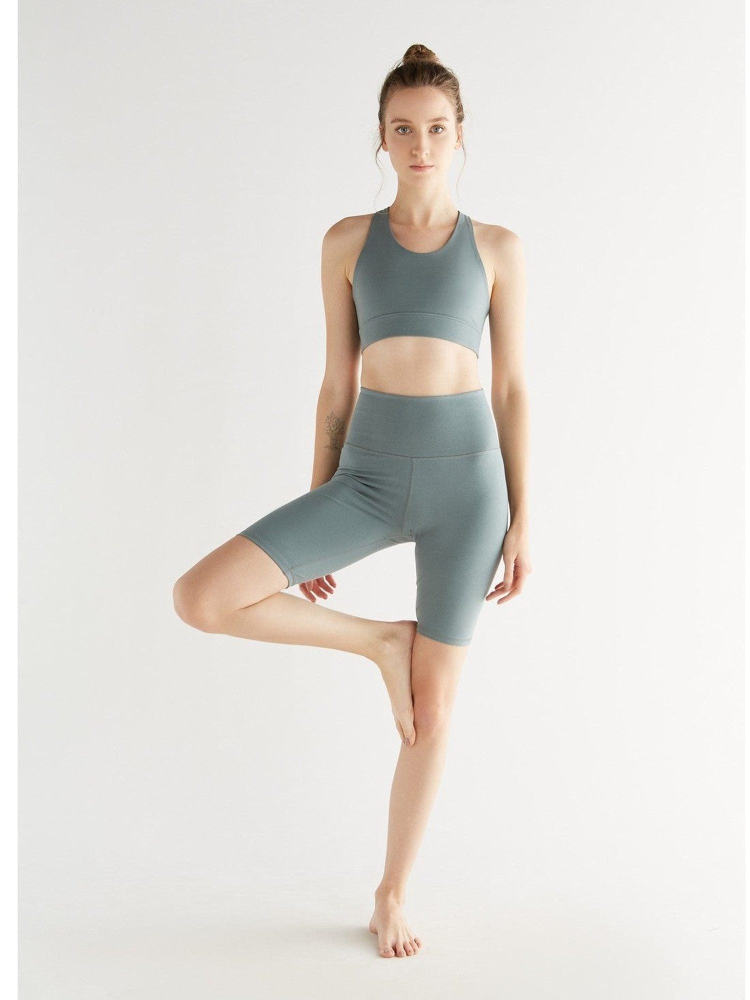 Damen Fit Shorts aus Bio-Baumwolle - Evermind.eco