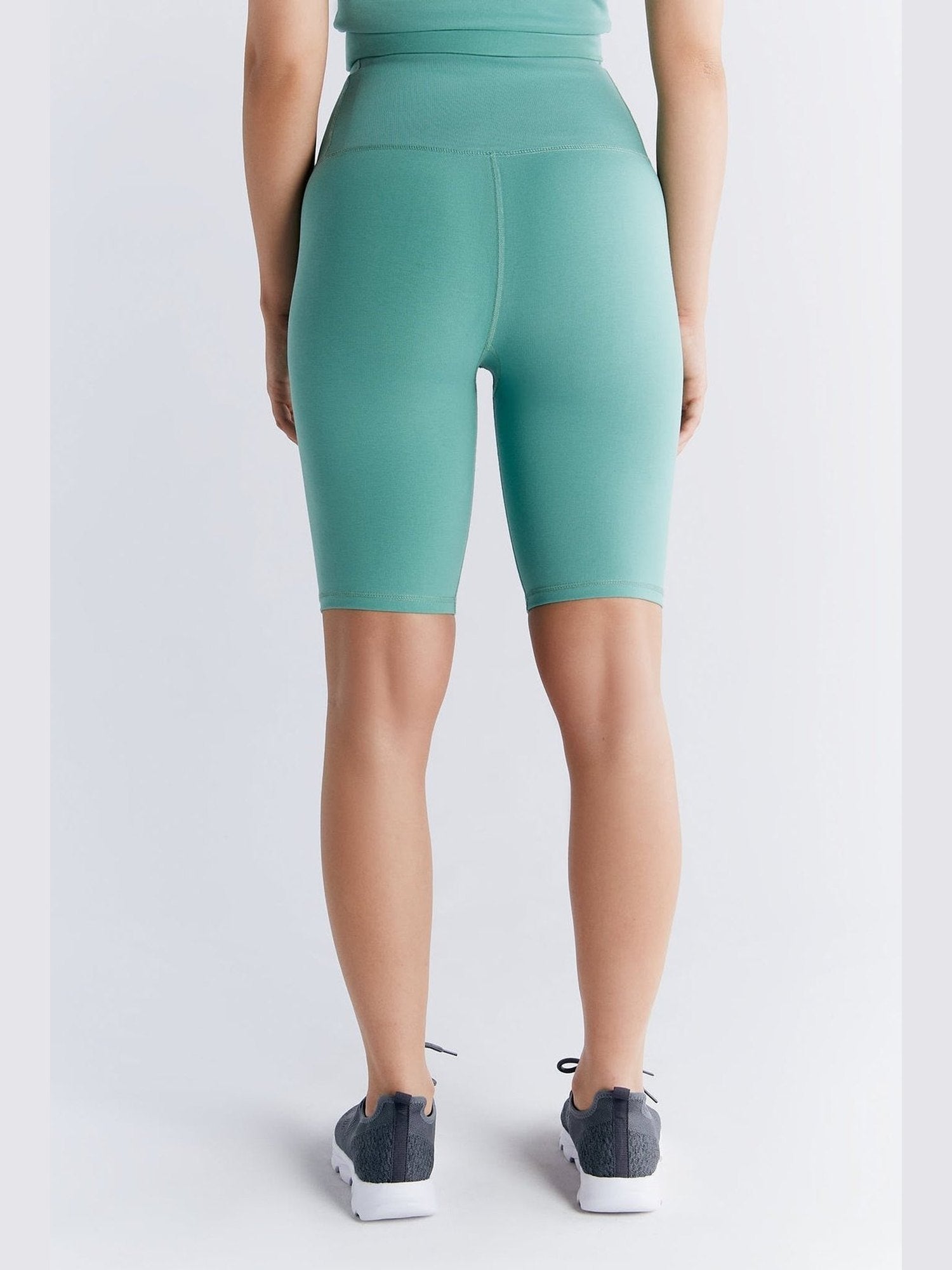 Damen Fit Shorts aus Bio-Baumwolle - Evermind.eco