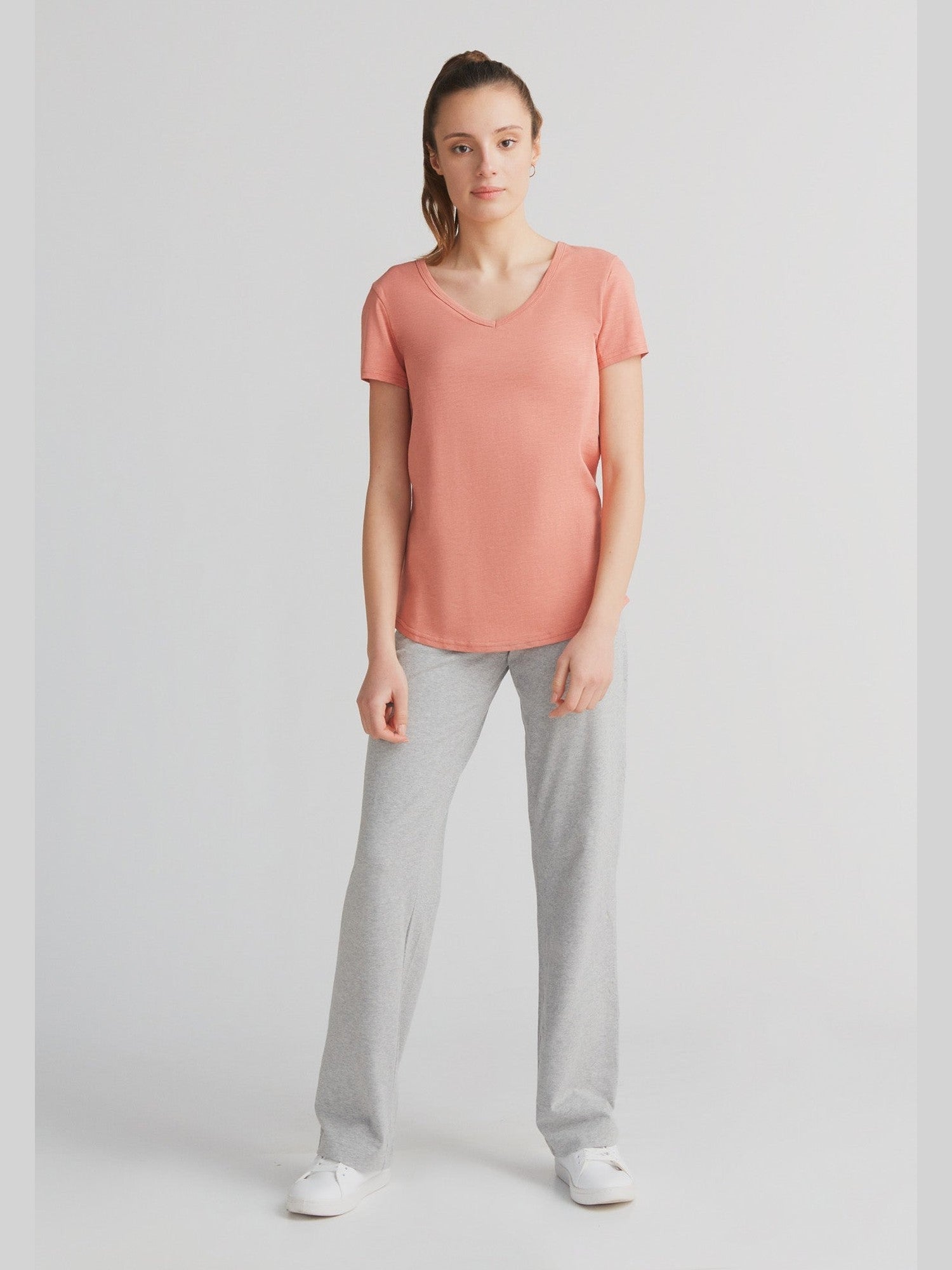 Damen Flammé V-Neck T-Shirt - Evermind.eco