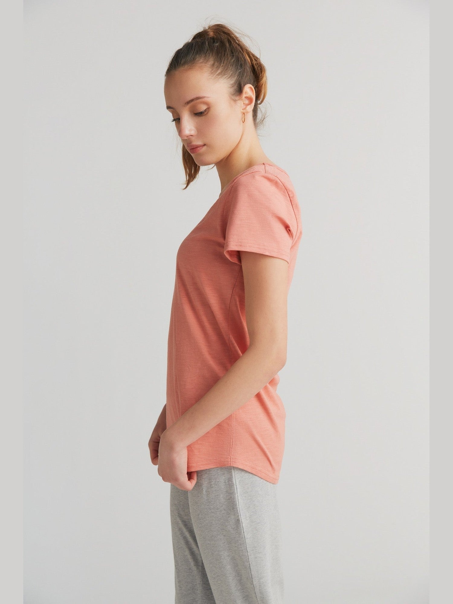 Damen Flammé V-Neck T-Shirt - Evermind.eco