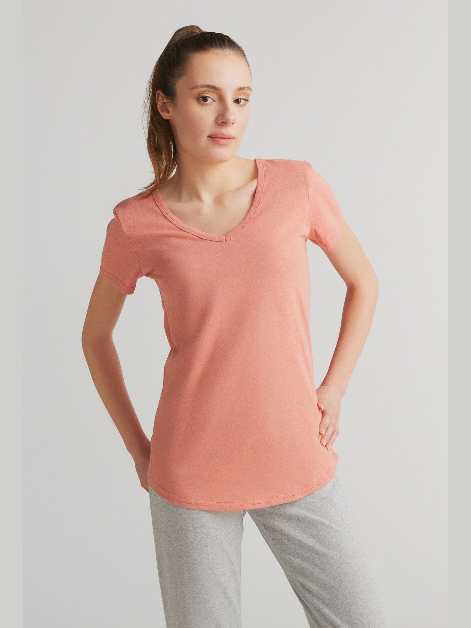 Damen Flammé V-Neck T-Shirt - Evermind.eco