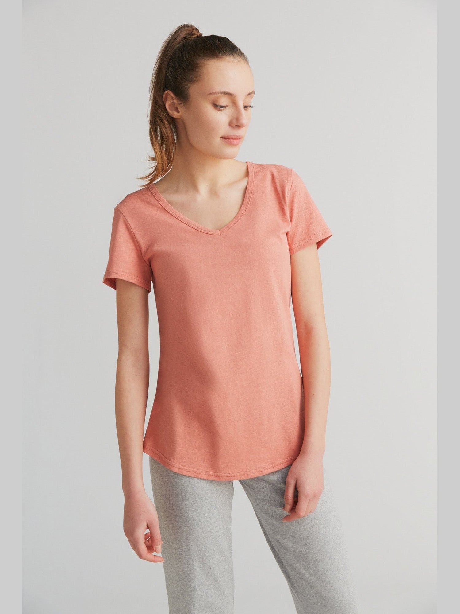 Damen Flammé V-Neck T-Shirt - Evermind.eco