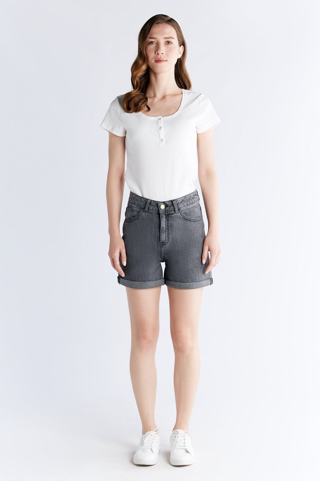 Damen Mom Fit Denim Shorts aus Bio-Baumwolle - Evermind.eco