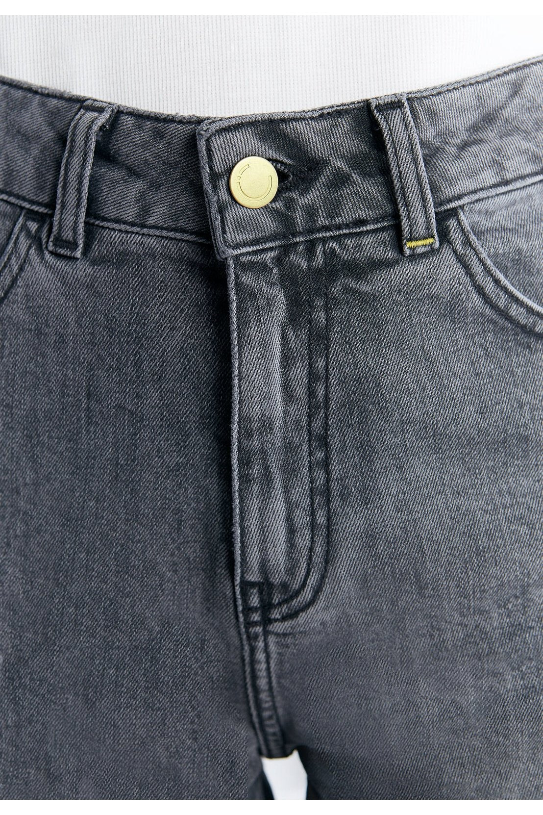 Damen Mom Fit Denim Shorts aus Bio-Baumwolle - Evermind.eco
