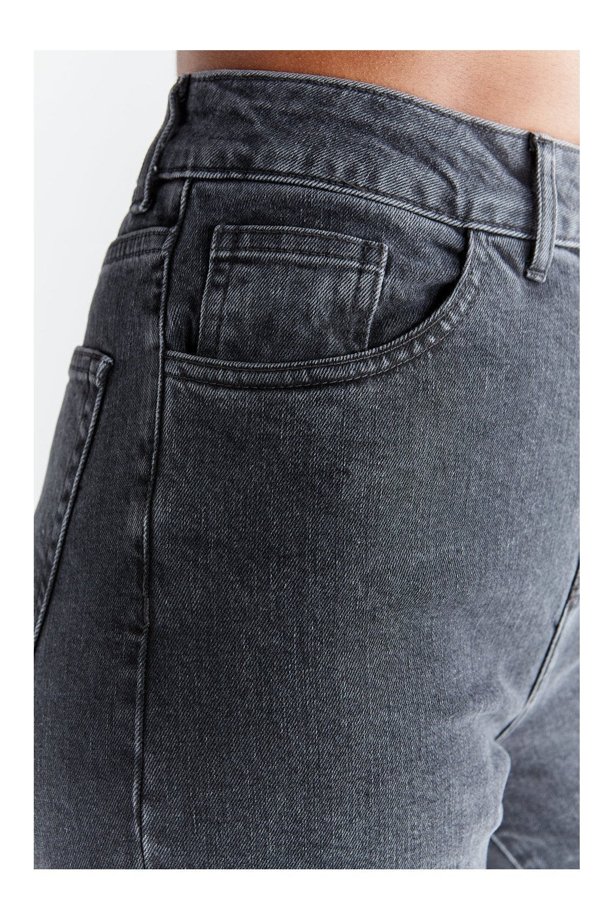 Damen Momfit Jeans aus Bio-Baumwolle - Evermind.eco
