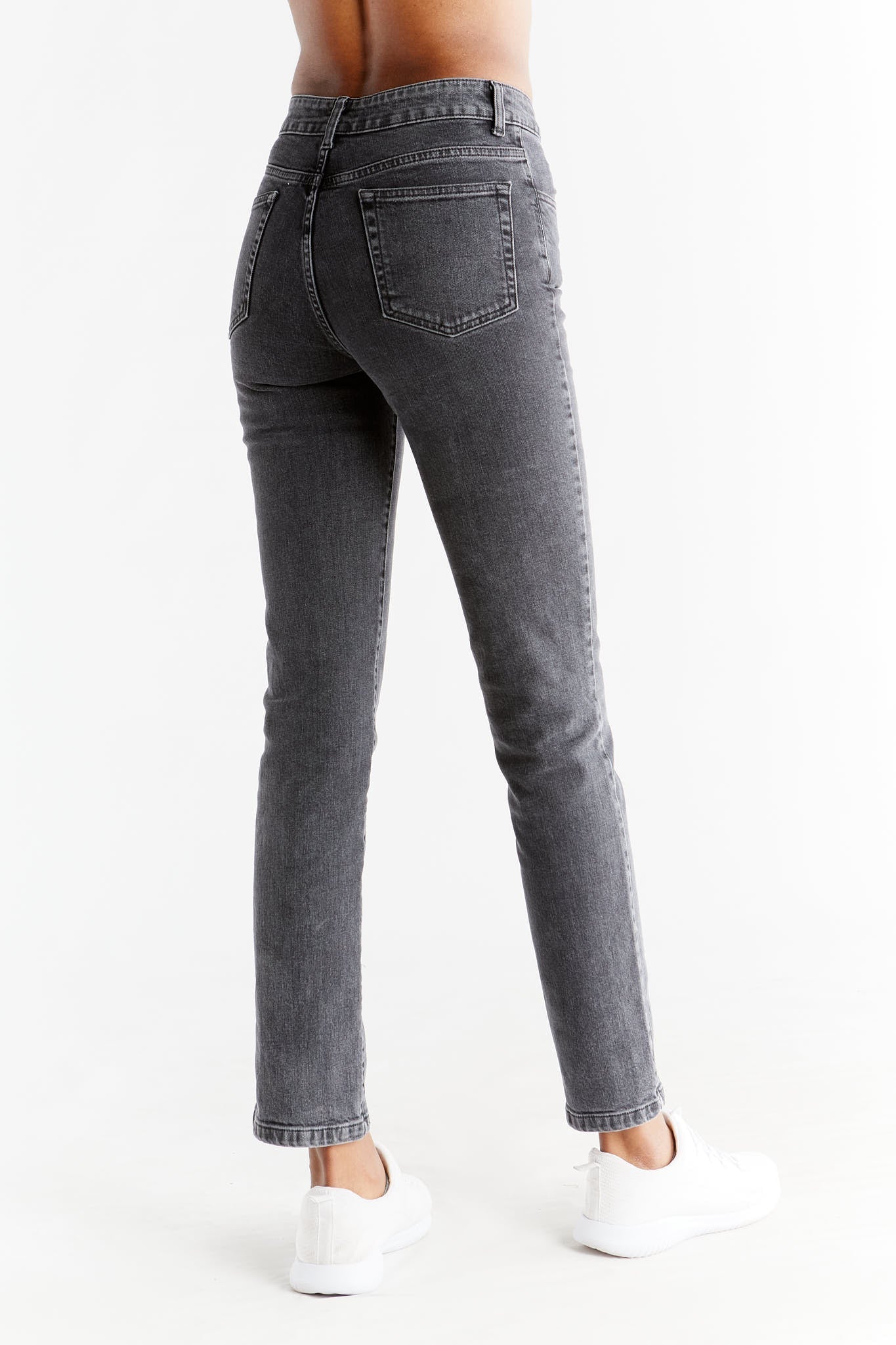 Damen Straight Fit Jeans aus Bio-Baumwolle - Evermind.eco