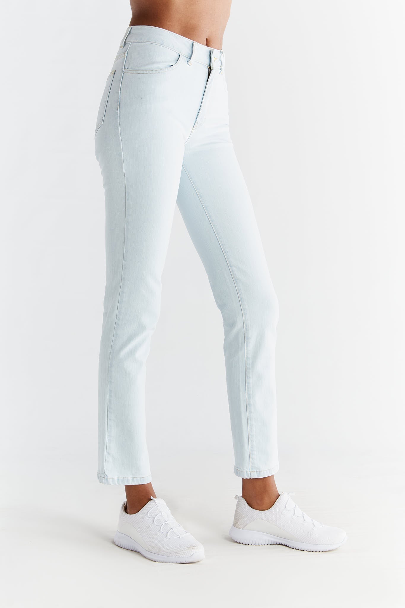 Damen Straight Fit Jeans aus Bio-Baumwolle - Evermind.eco