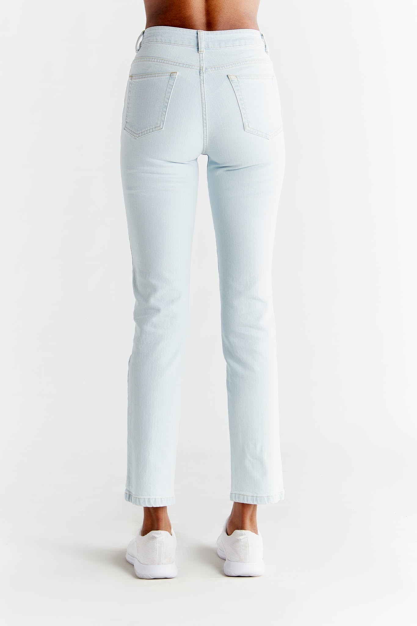 Damen Straight Fit Jeans aus Bio-Baumwolle - Evermind.eco